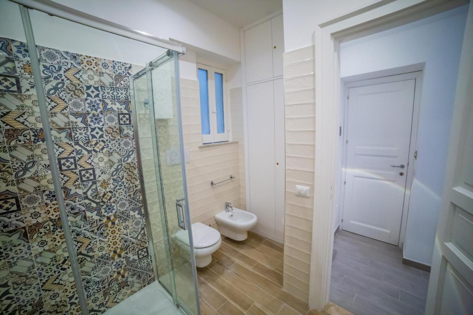 Deluxe Double Room with Balcony - Photo 21