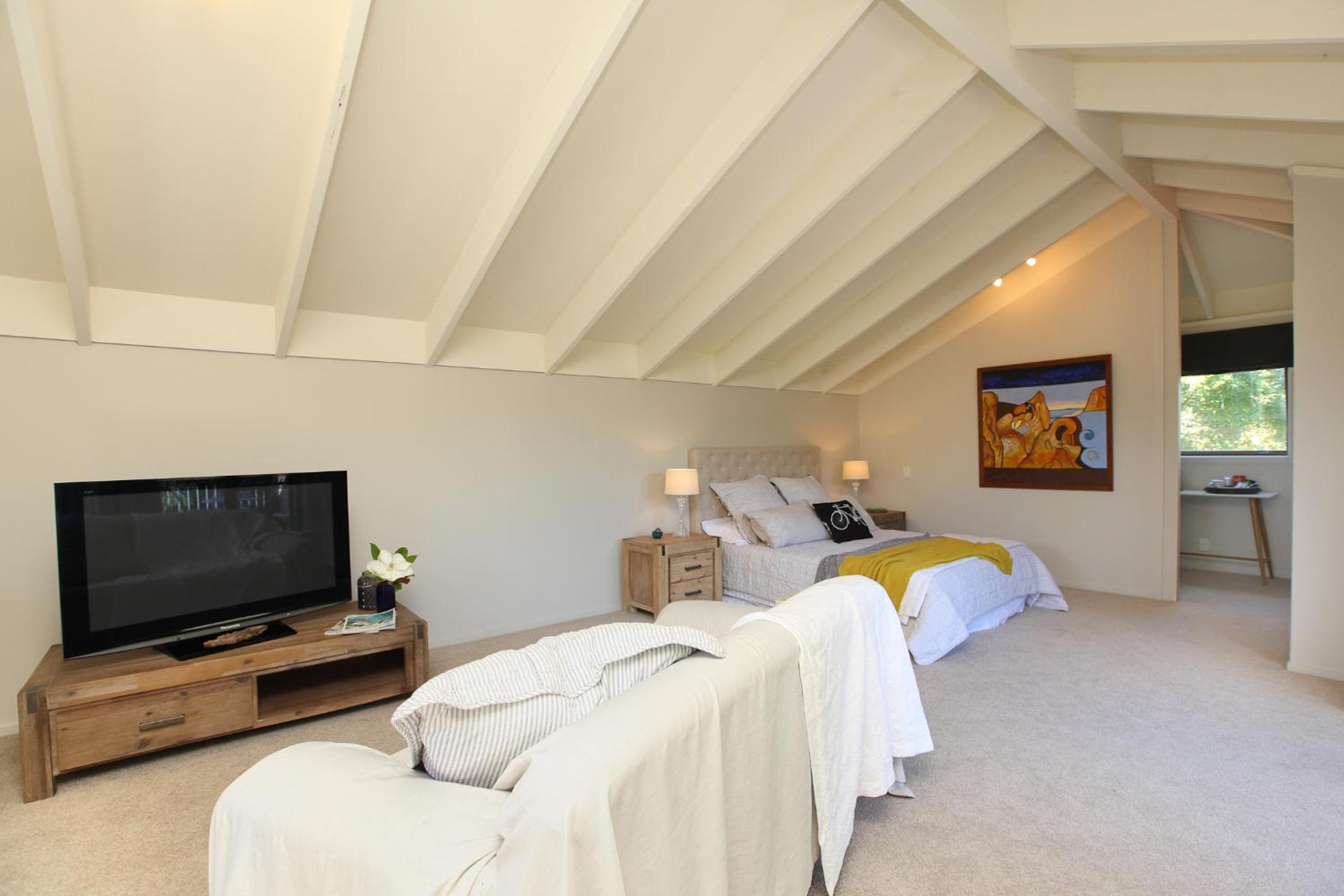 Queen Room with Balcony - Photo 1