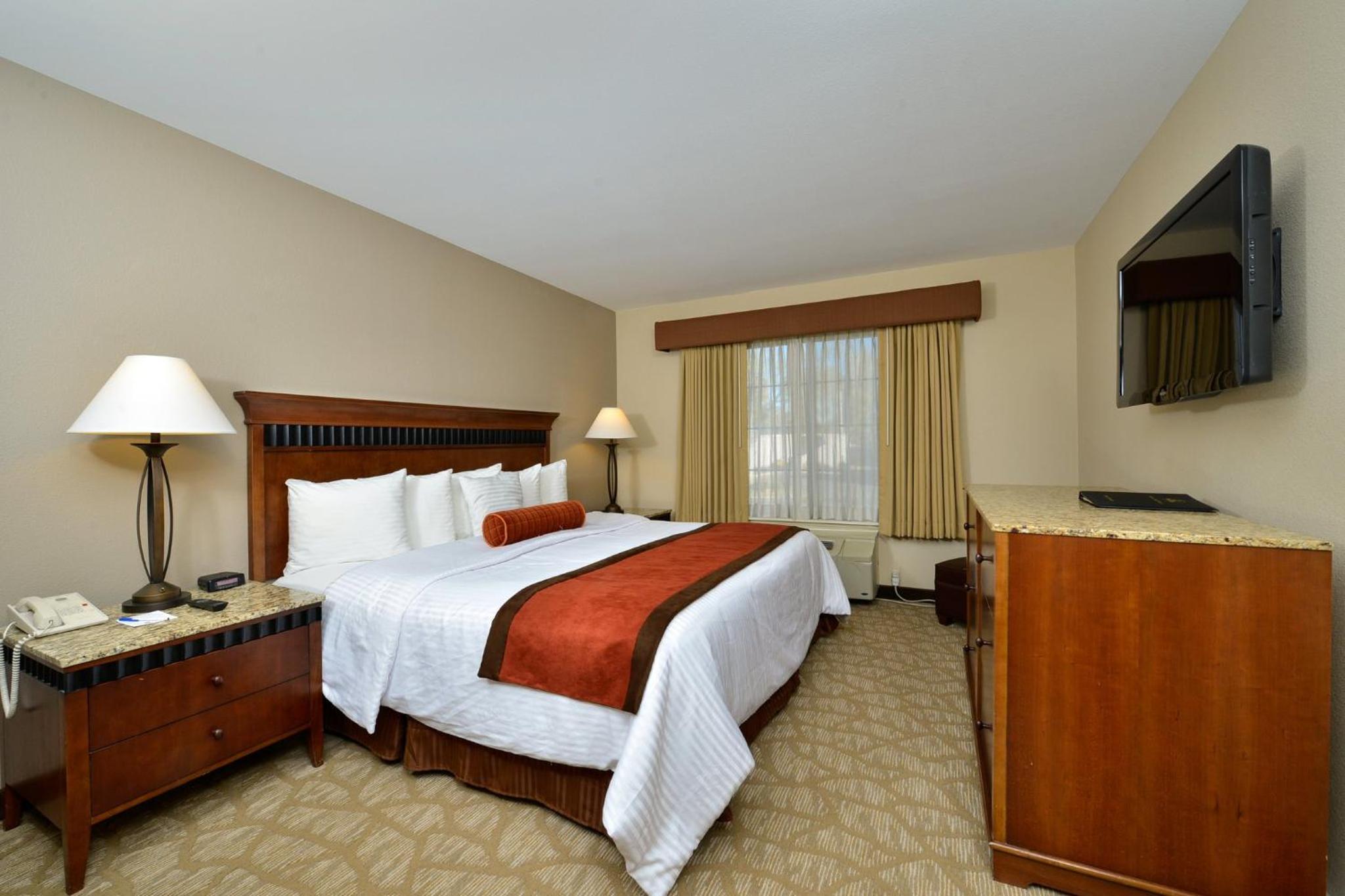 King Room - Non-Smoking - Photo 3