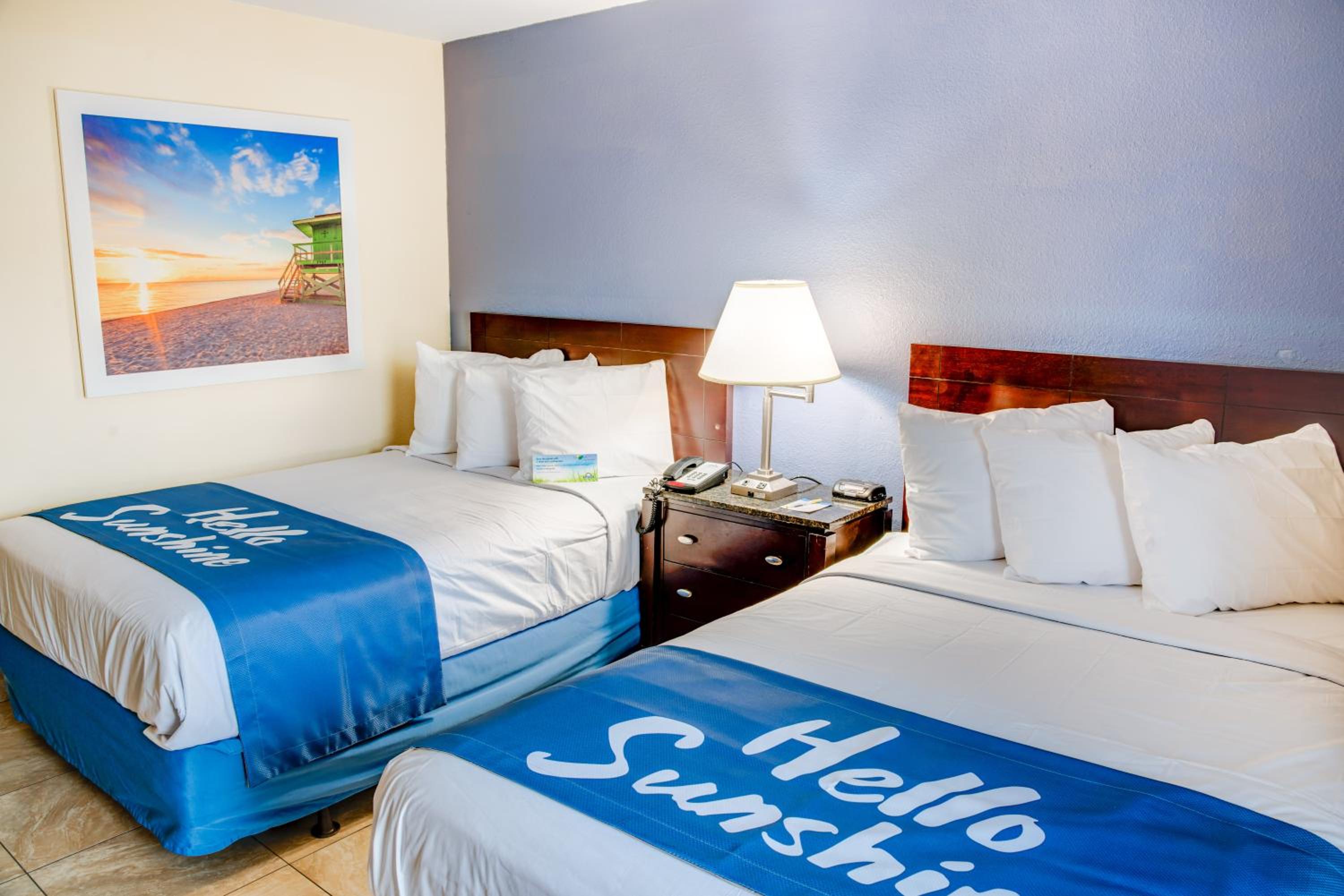Double Room with Two Double Beds - Non-Smoking - Photo 2