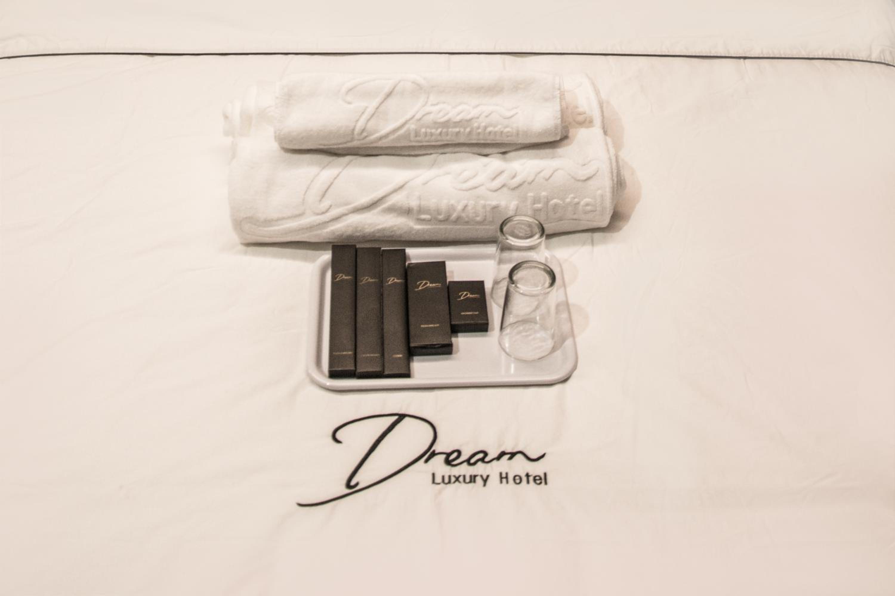 Deluxe Room - Photo 4