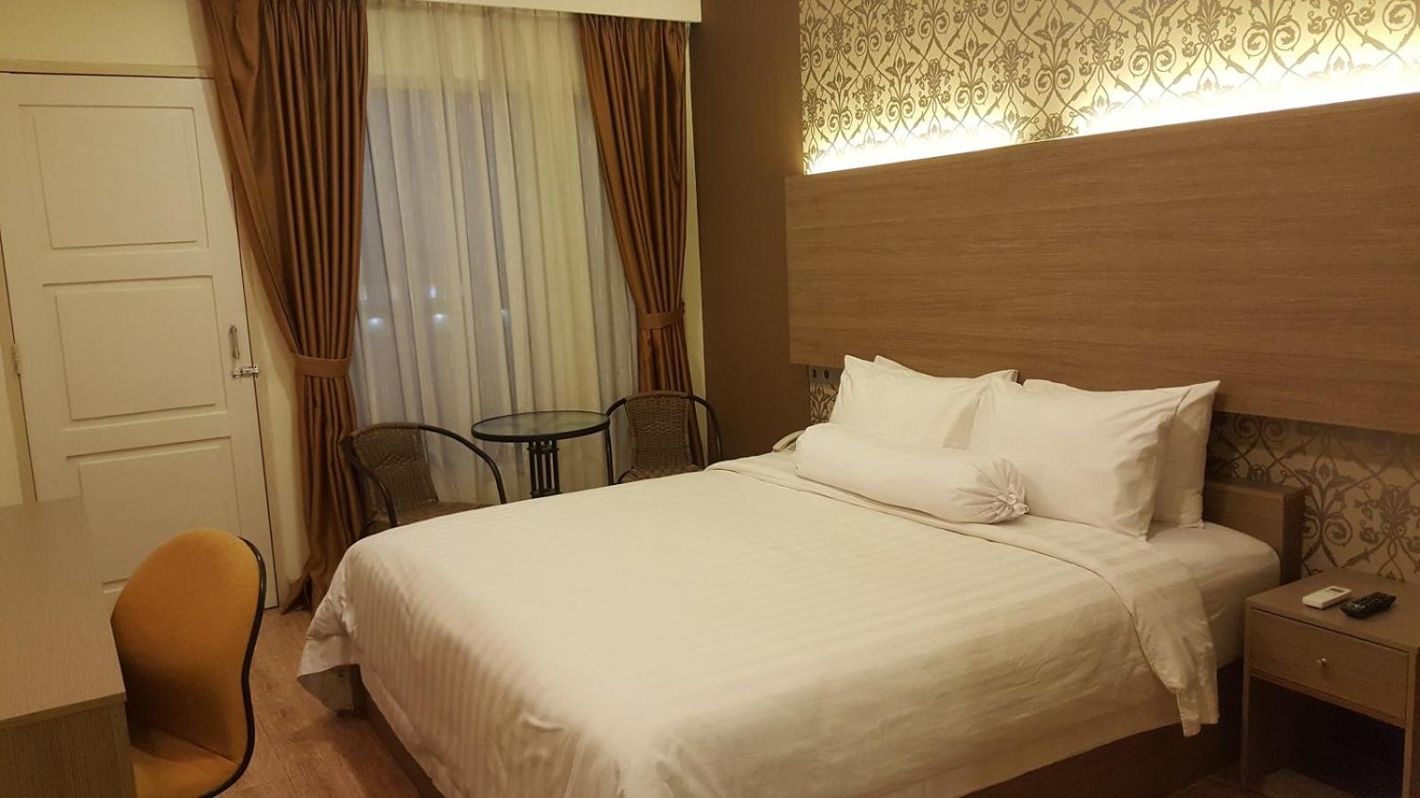 Superior Double or Twin Room - Photo 12