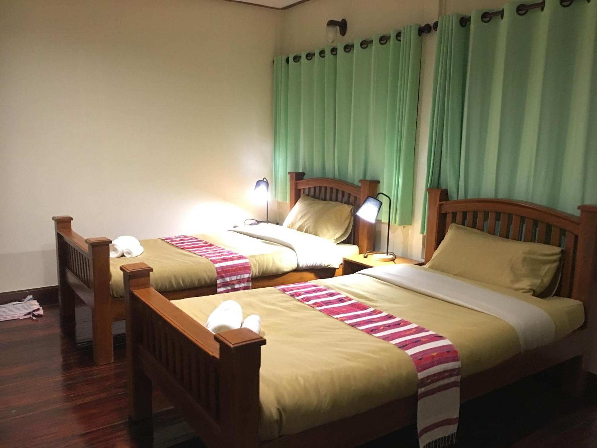 Economy Twin Room - Photo 14