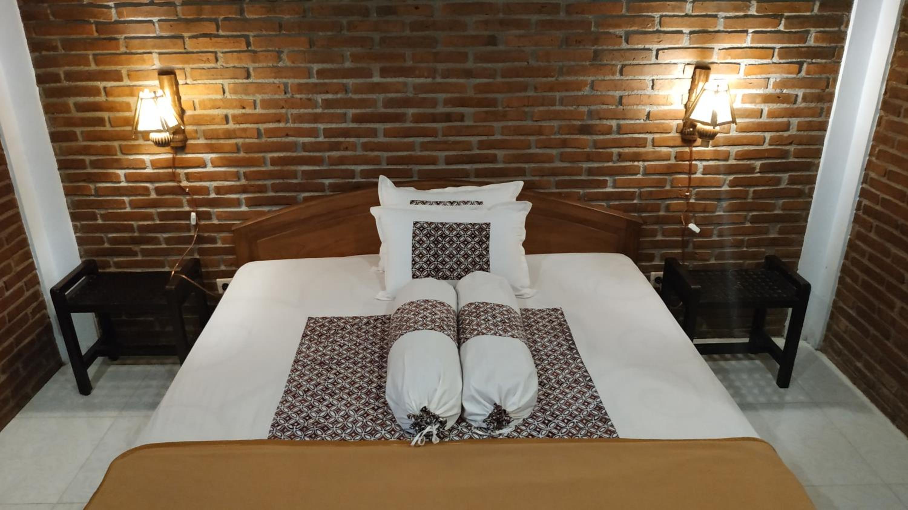 Deluxe King Room - Photo 15