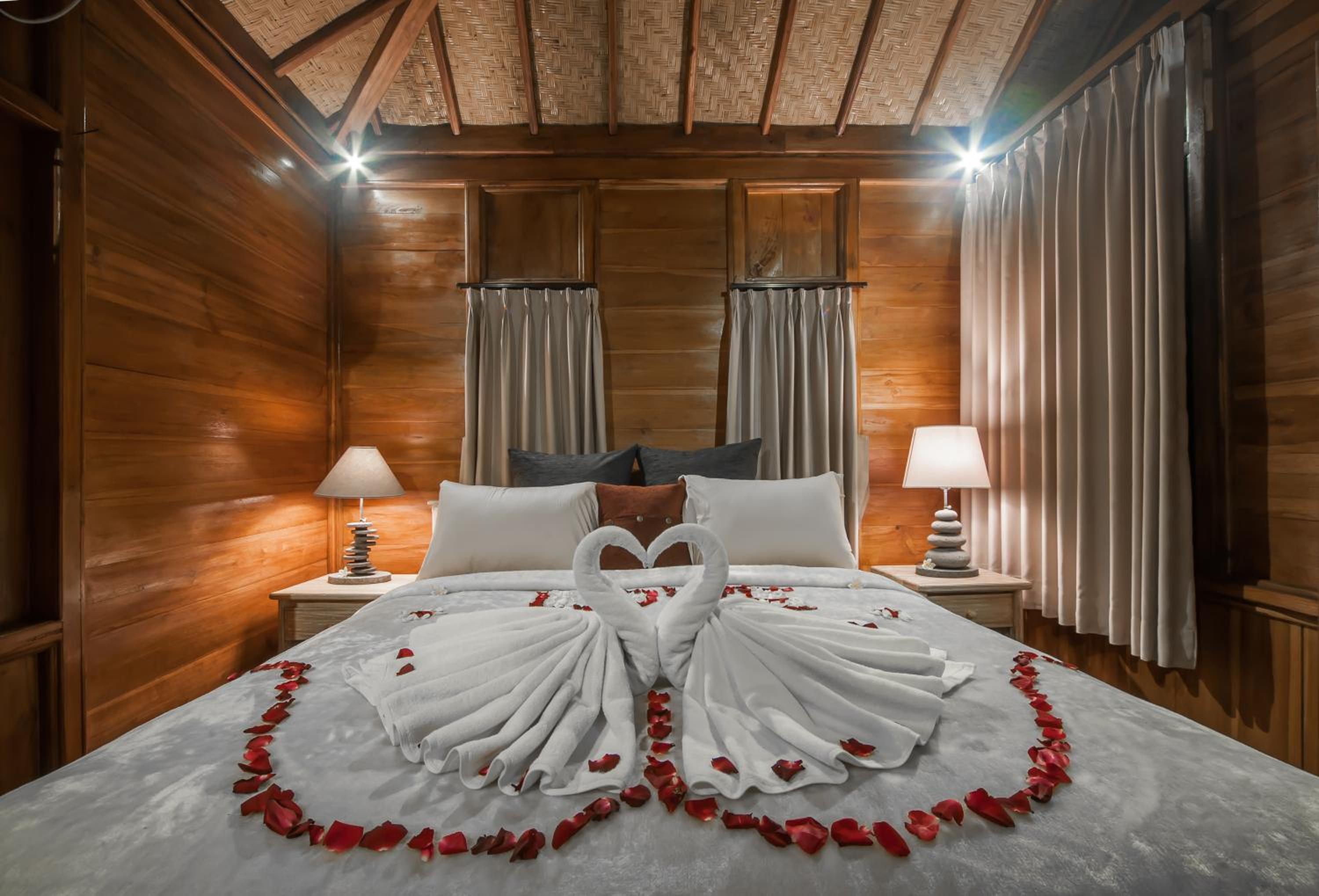 Double Room with Pool View - Photo 7