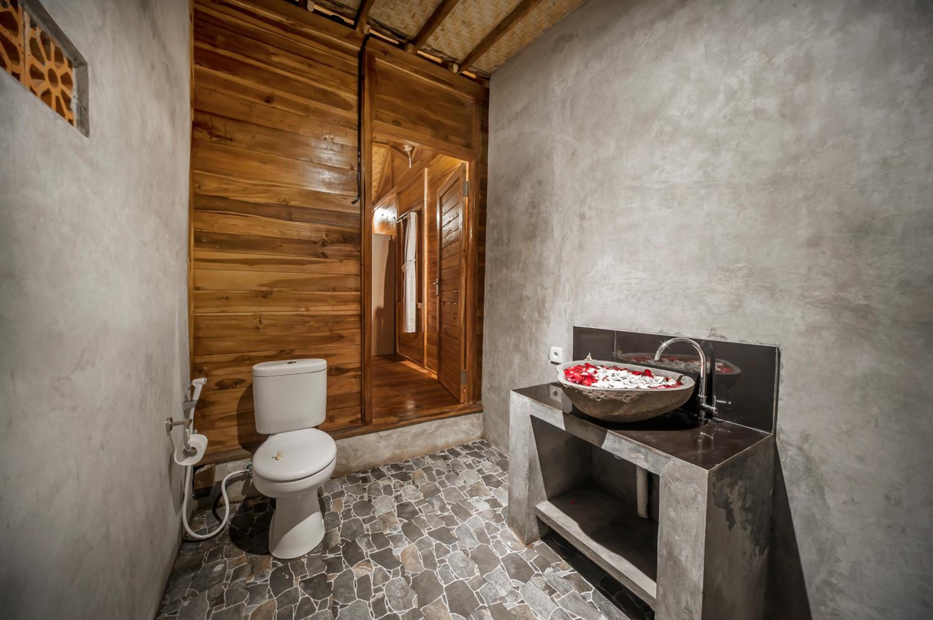 Double Room with Patio - Photo 13