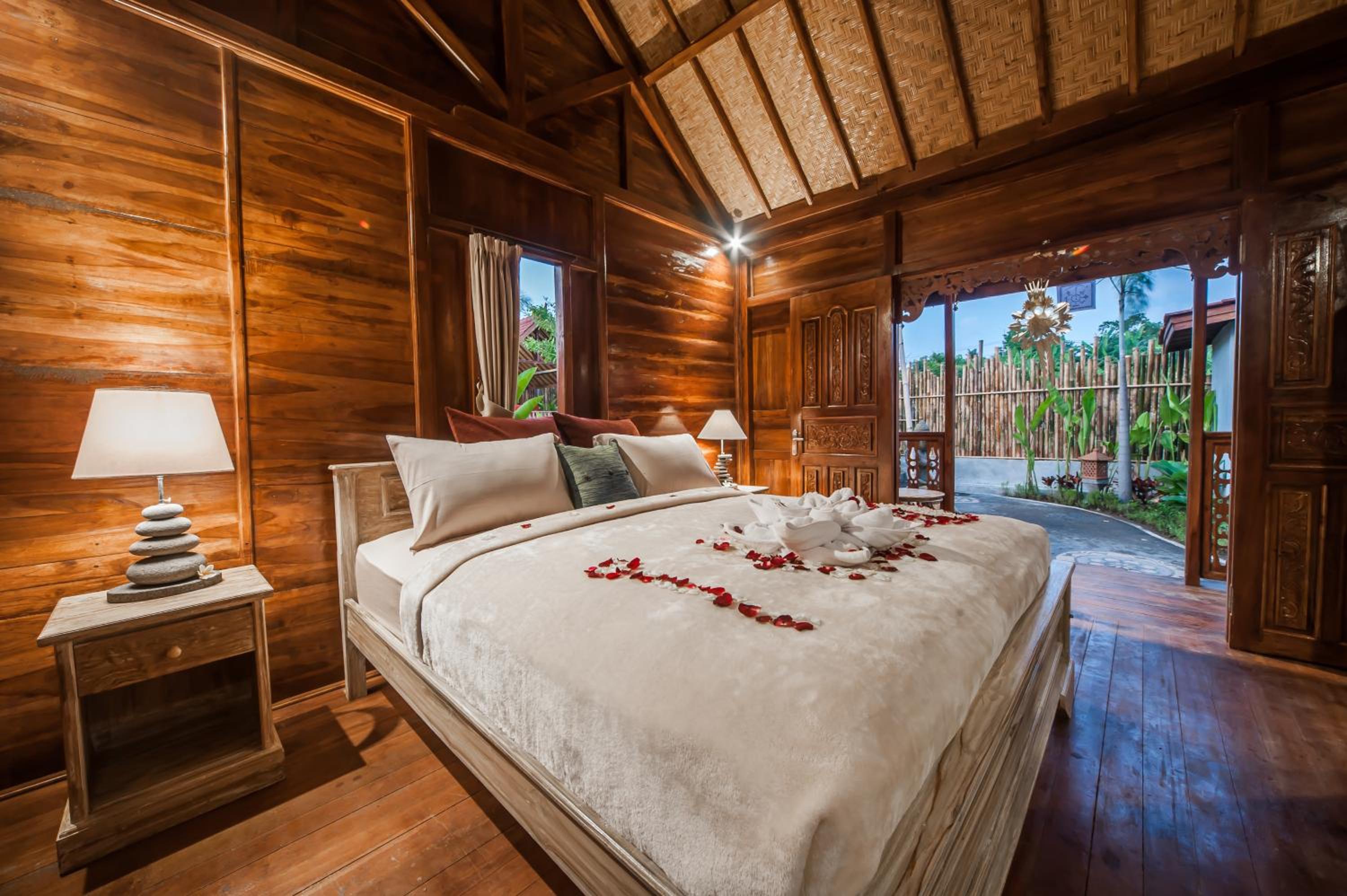 King Room with Garden View - Photo 10