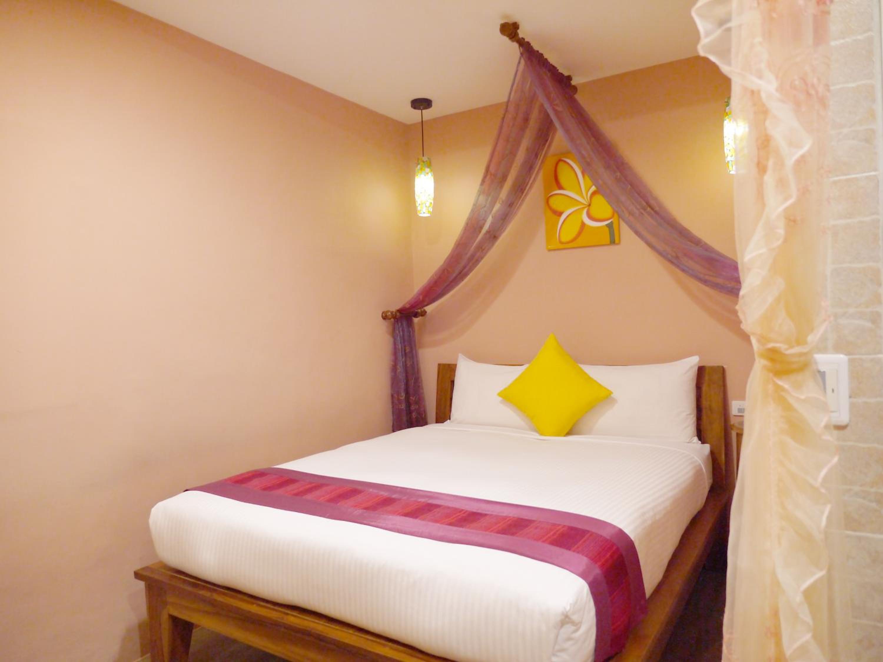 Double Room with Private Bathroom without window photo 1