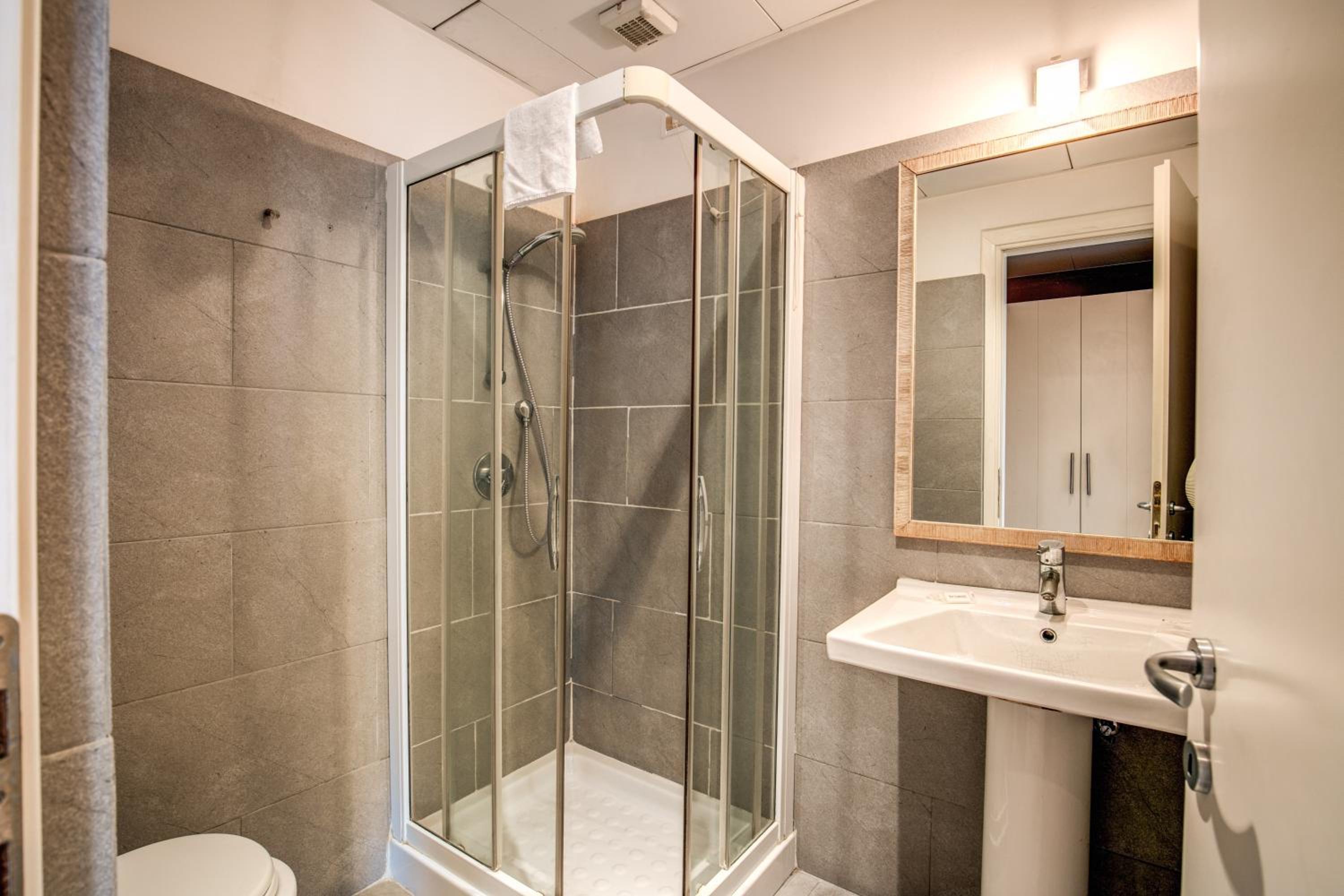 Double or Twin Room photo 3