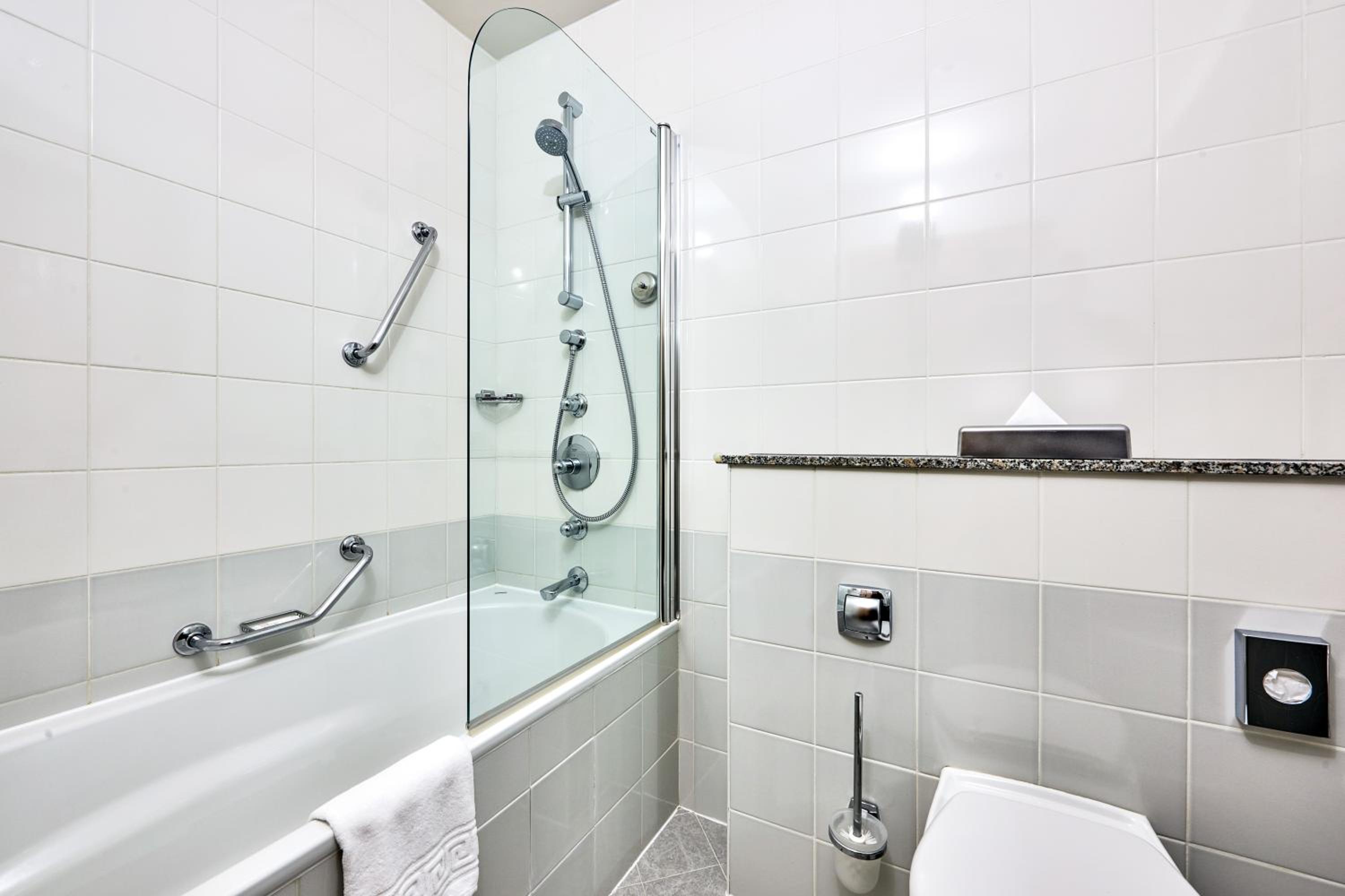 Standard Double or Twin Room - Photo 4