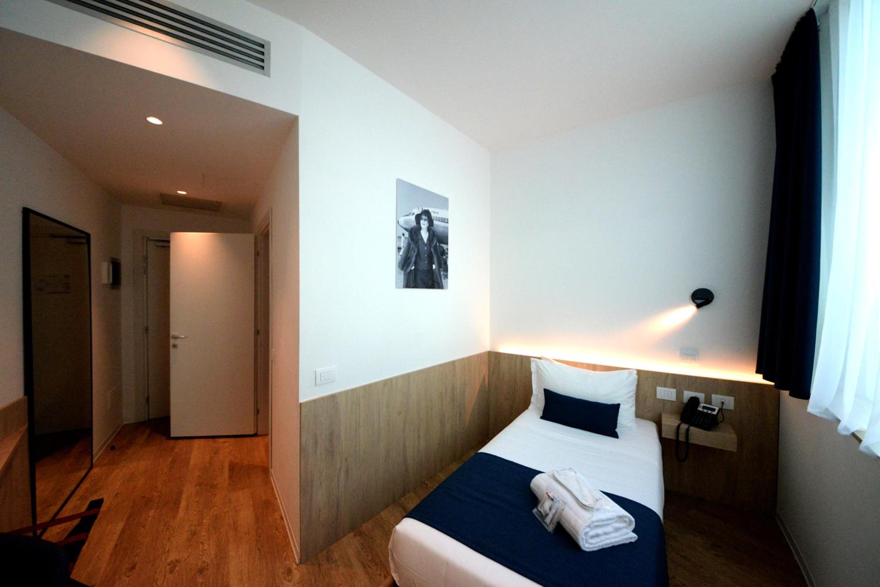 Single Room photo 1