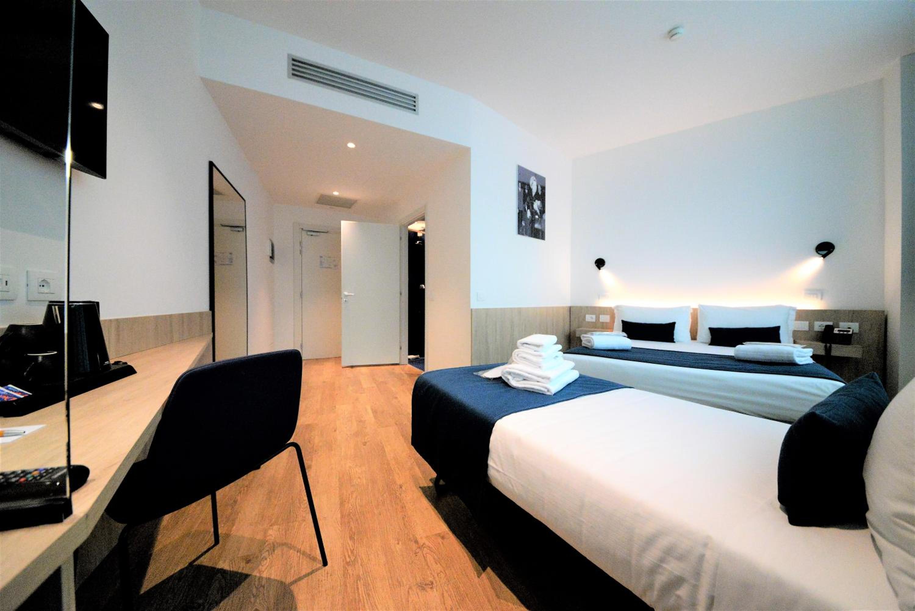Deluxe Double Room with Extra Bed
