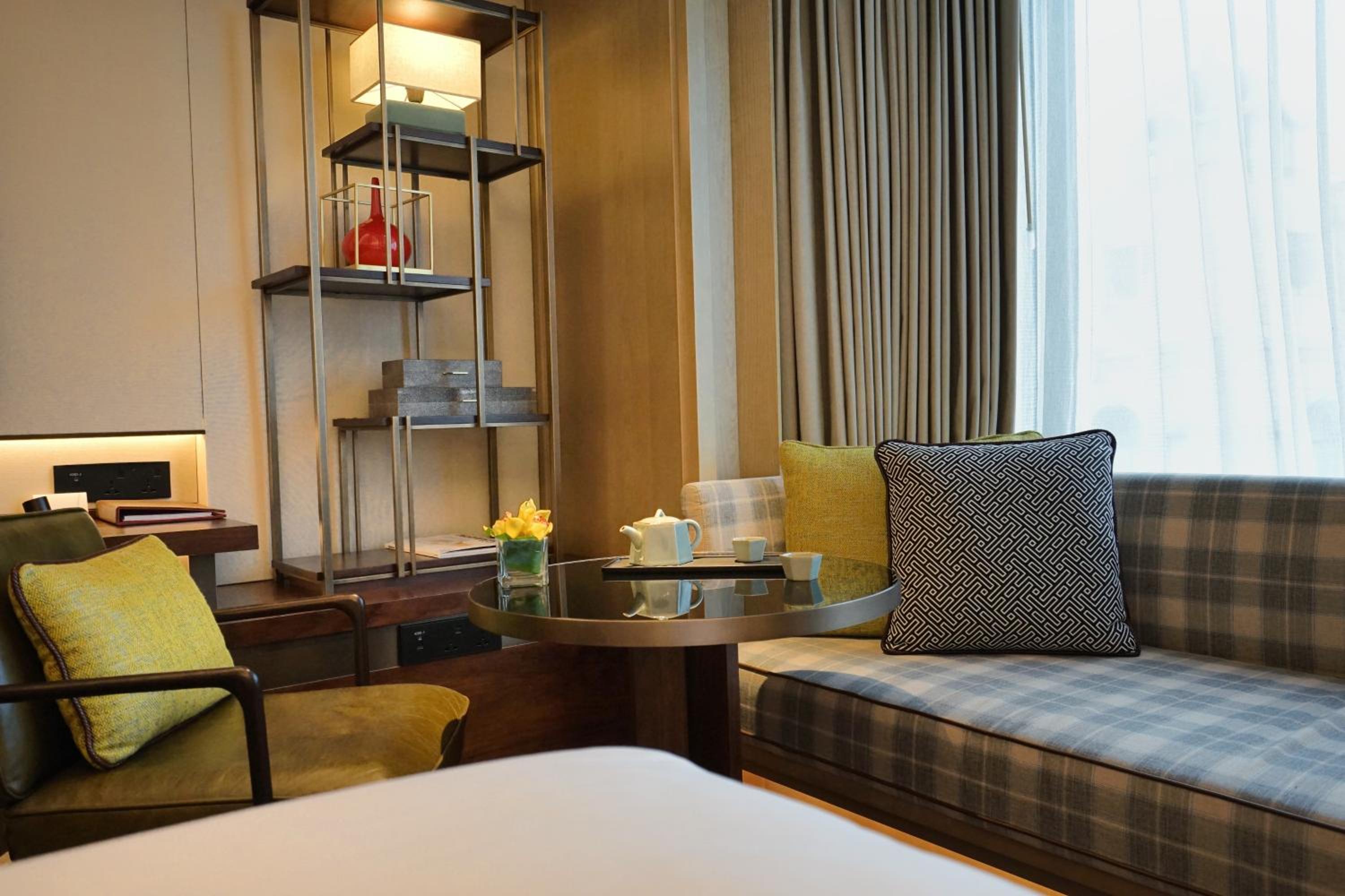King Room with Lake View - Photo 3