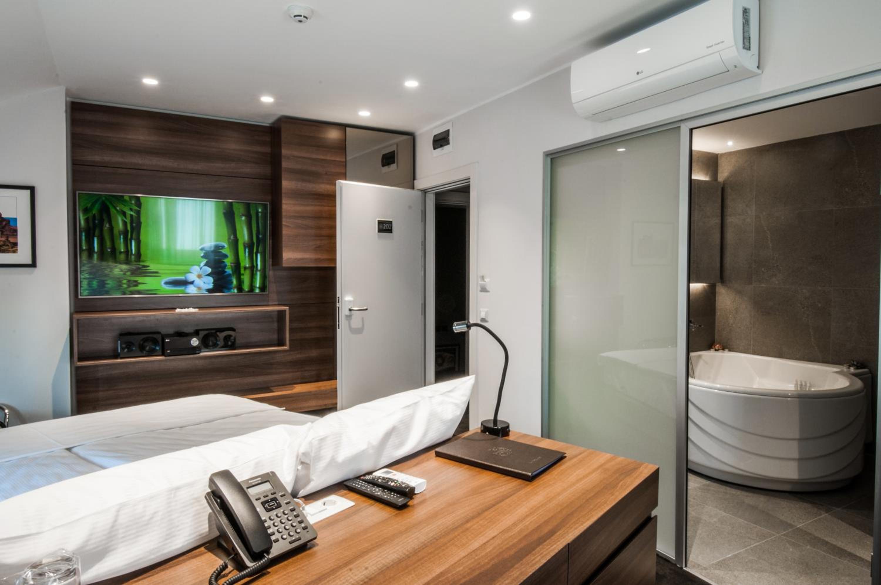 Superior King Room photo 3