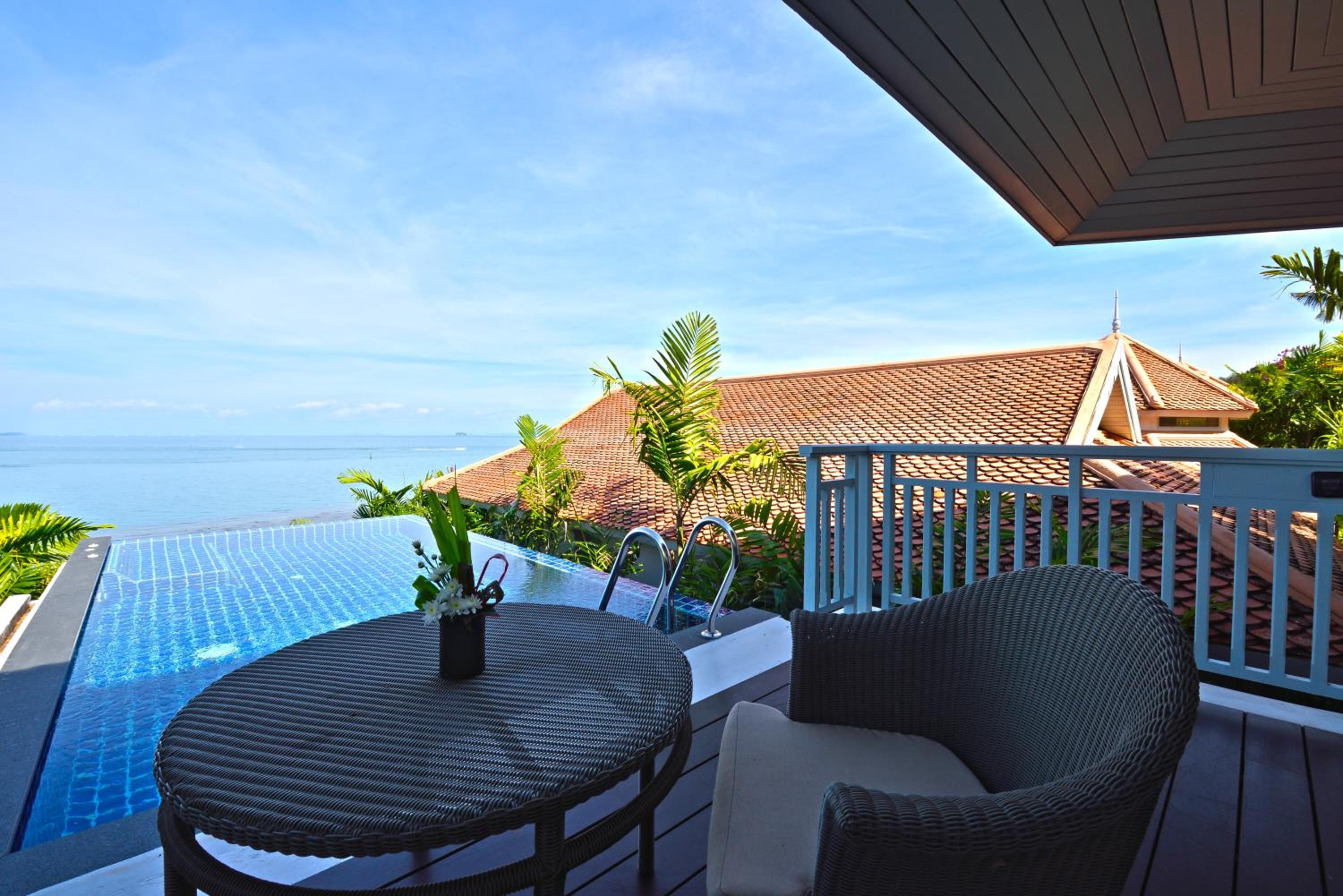Pool Pavilion - Photo 5