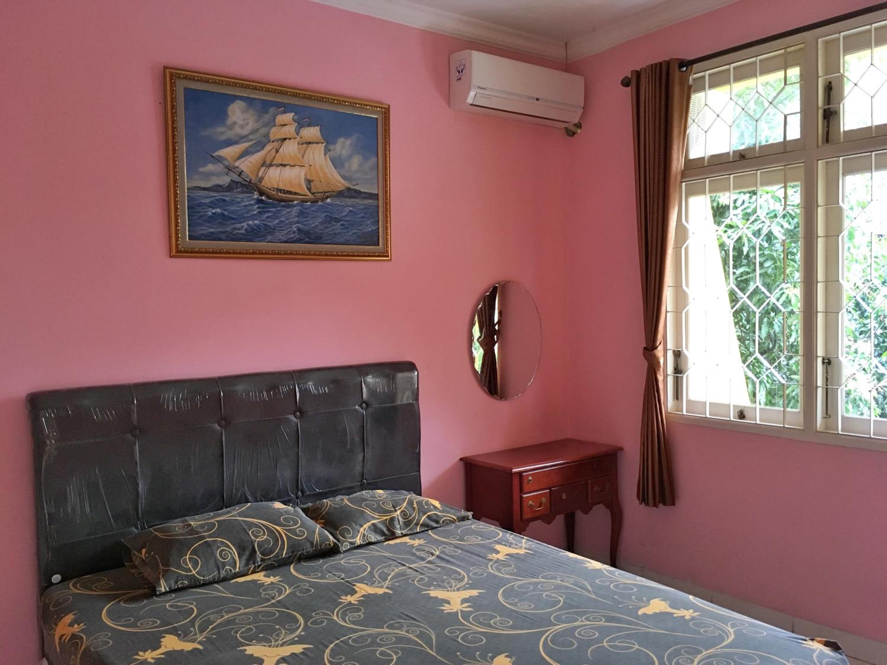 Double Room with Shared Bathroom photo 1