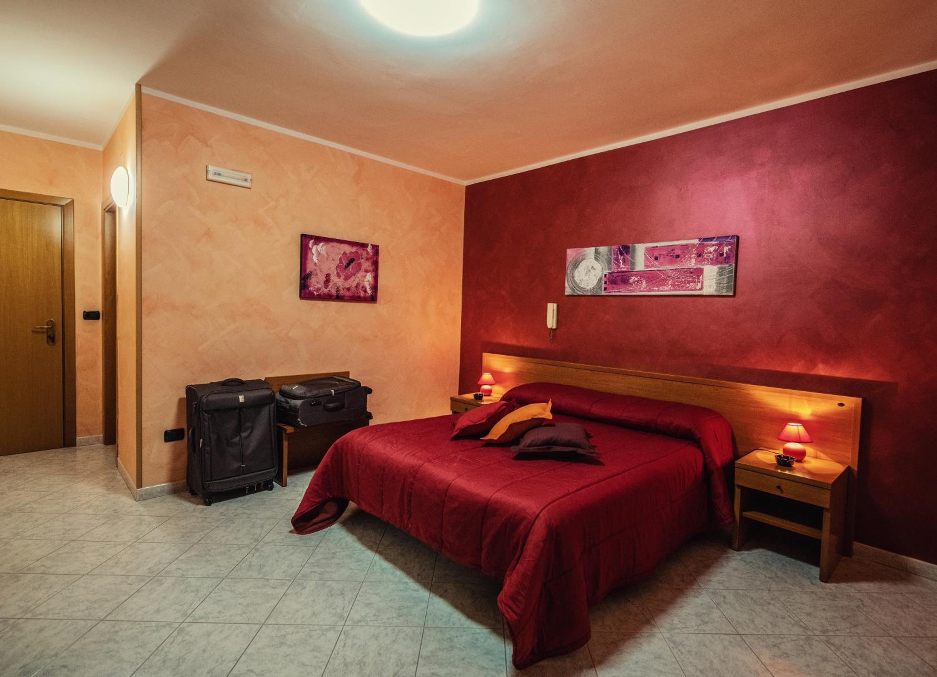 Double Room with Private Bathroom photo 2