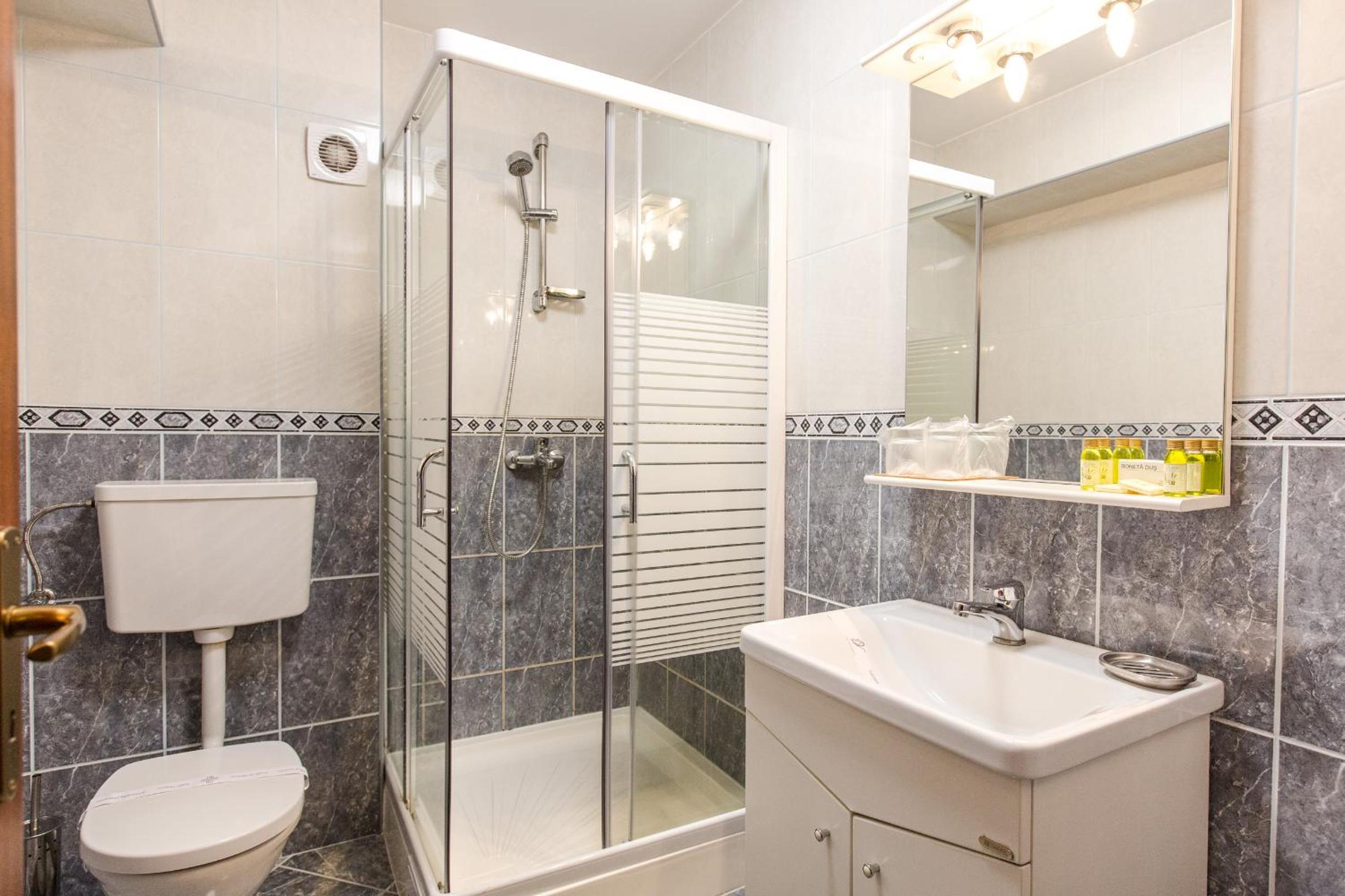 Superior Double Room with Balcony and Park View - Photo 2