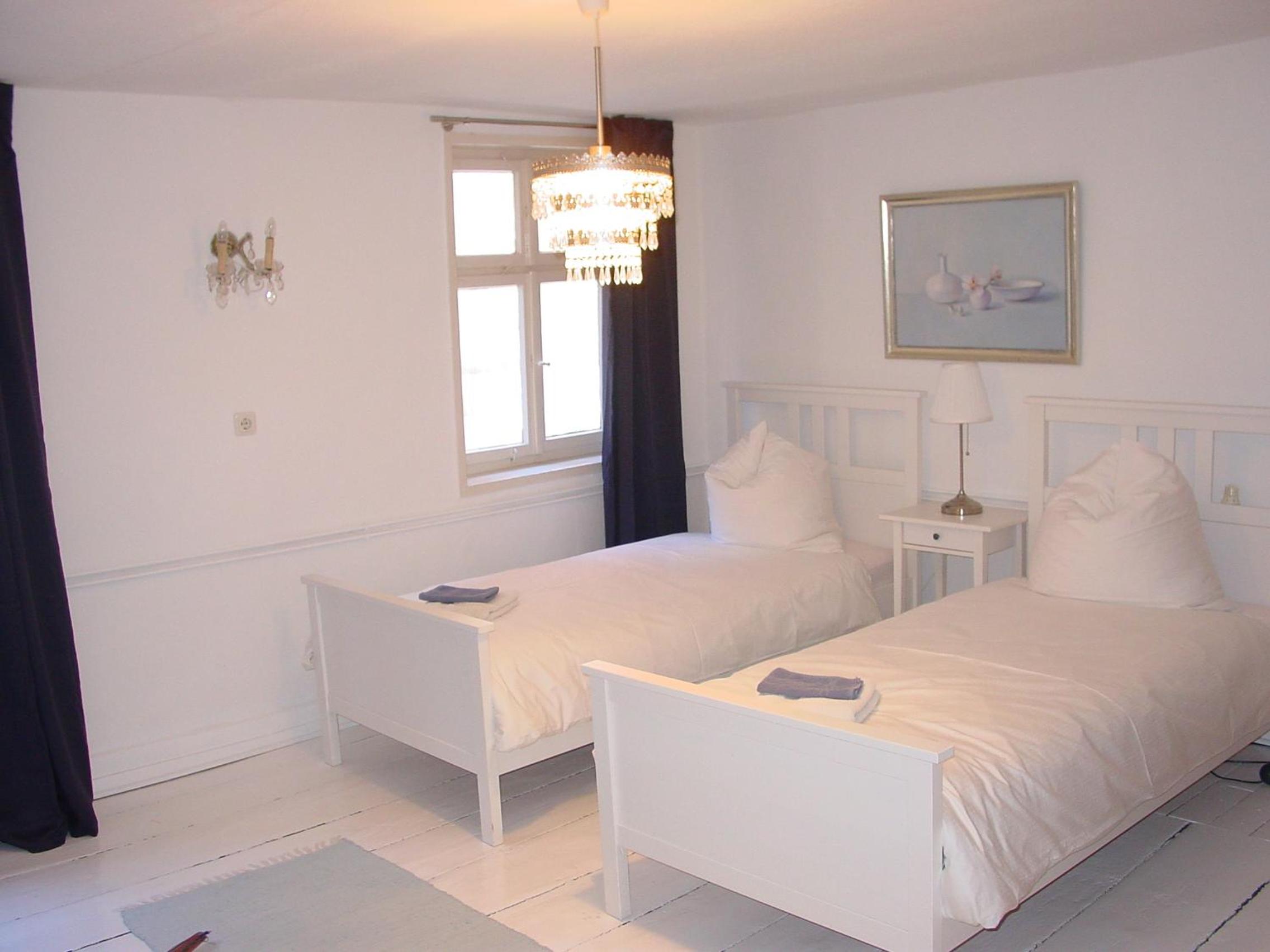 Twin Room with Shared Bathroom photo 1