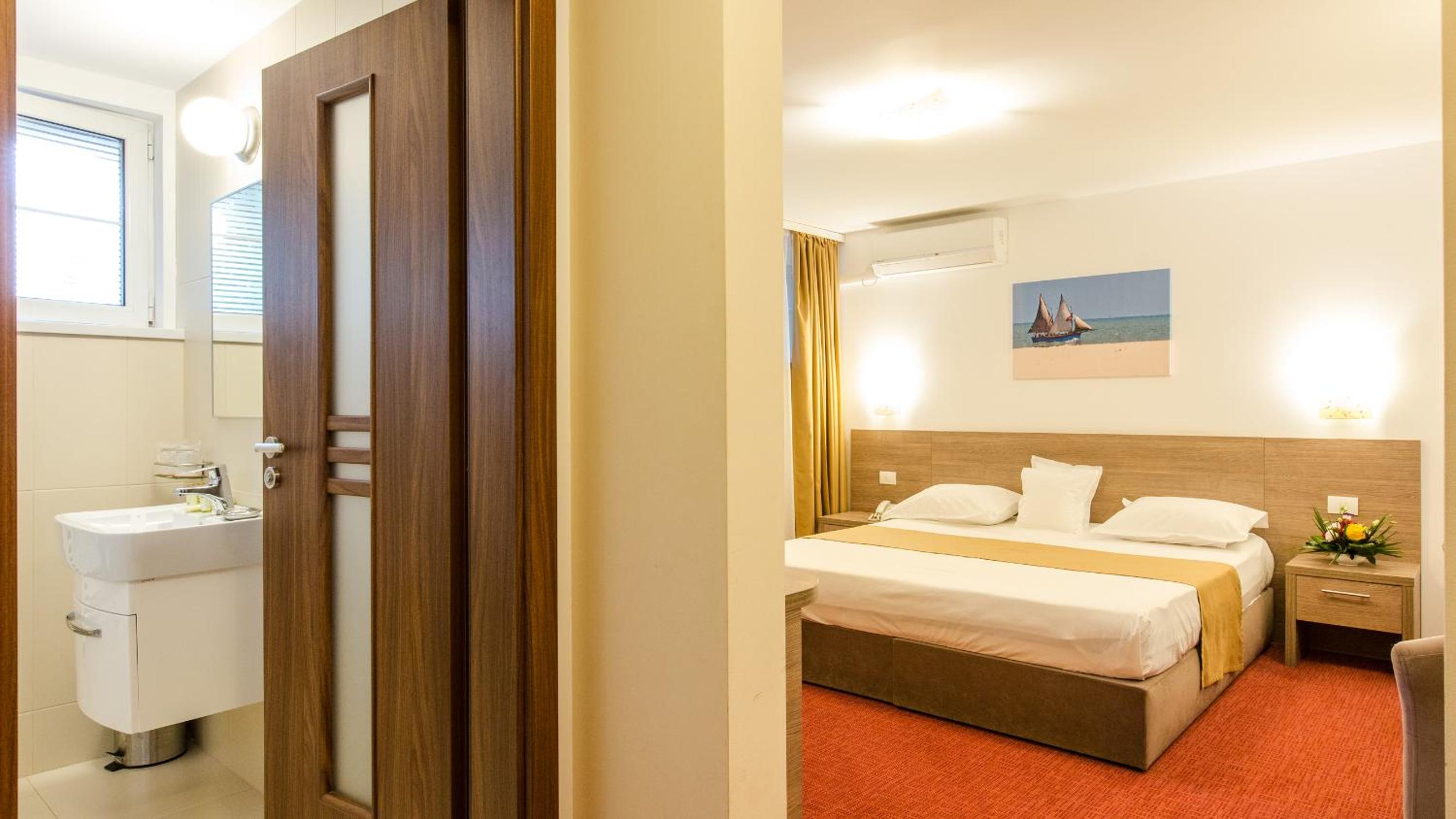 Business Double Room - Photo 4