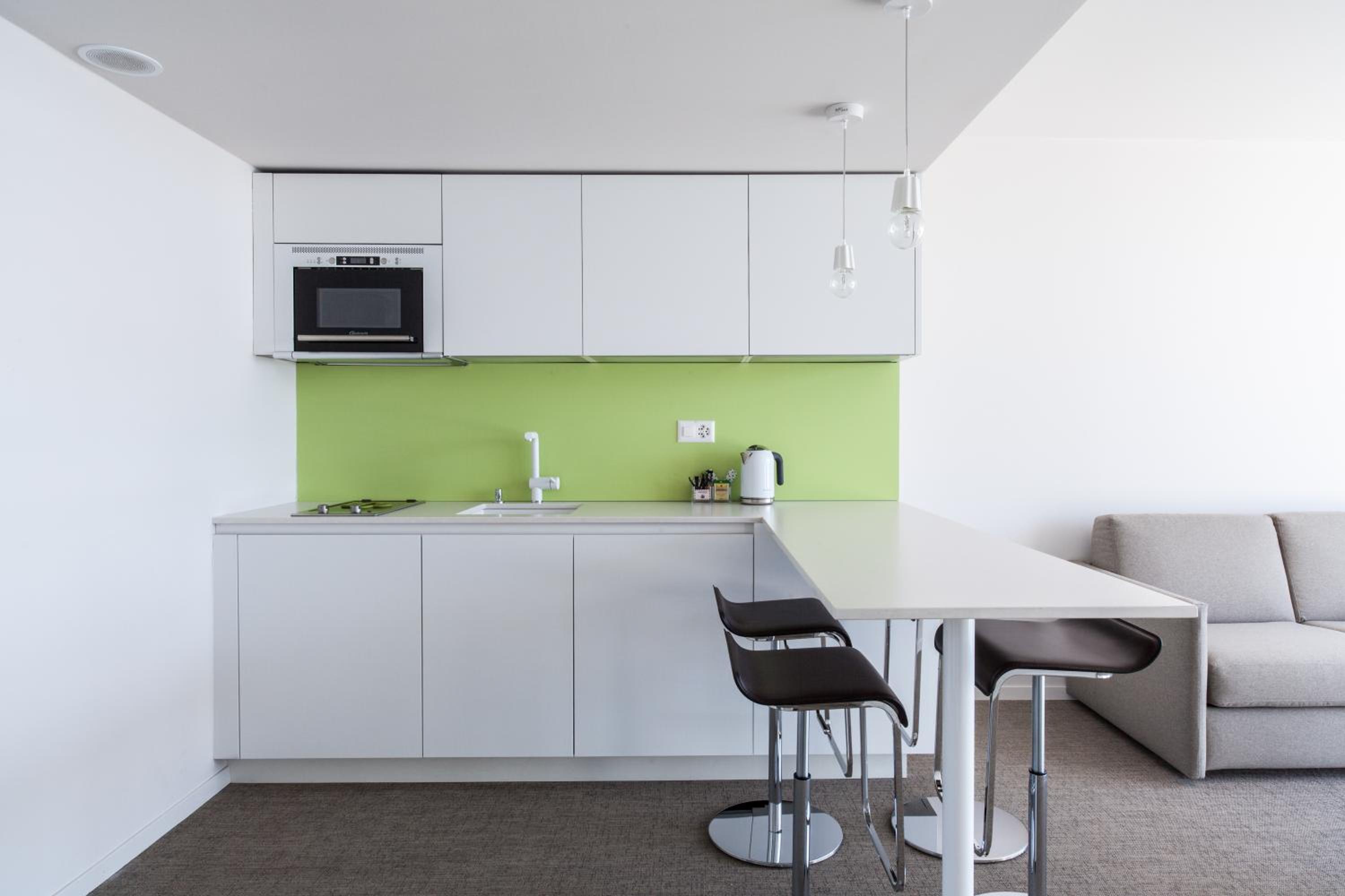 Apartment with Panoramic View - Photo 6