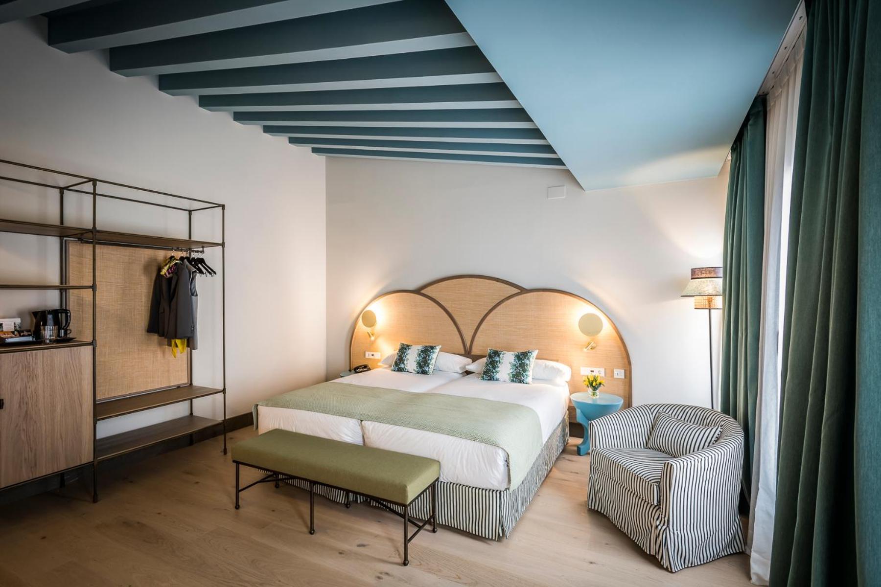Double or Twin Room - Photo 7