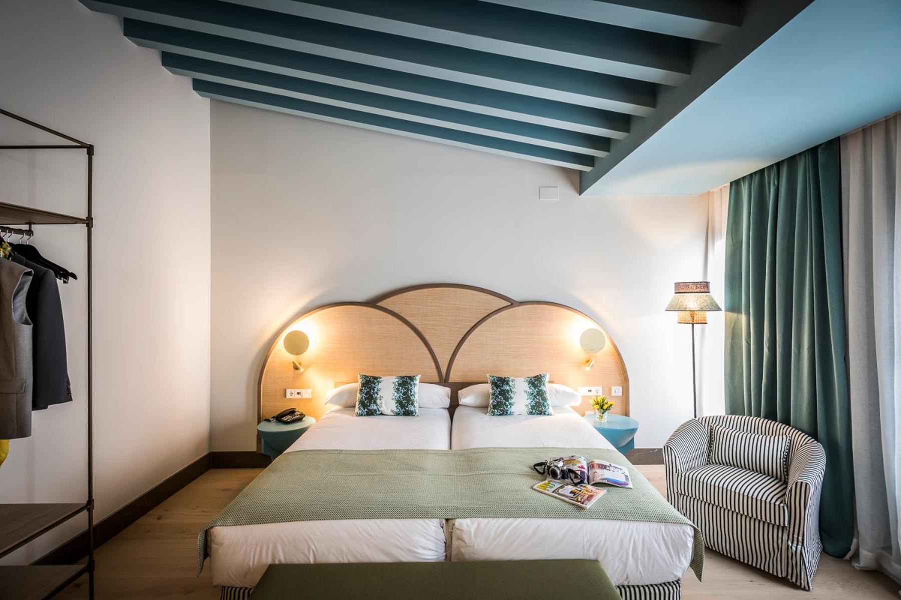 Double or Twin Room - Photo 8
