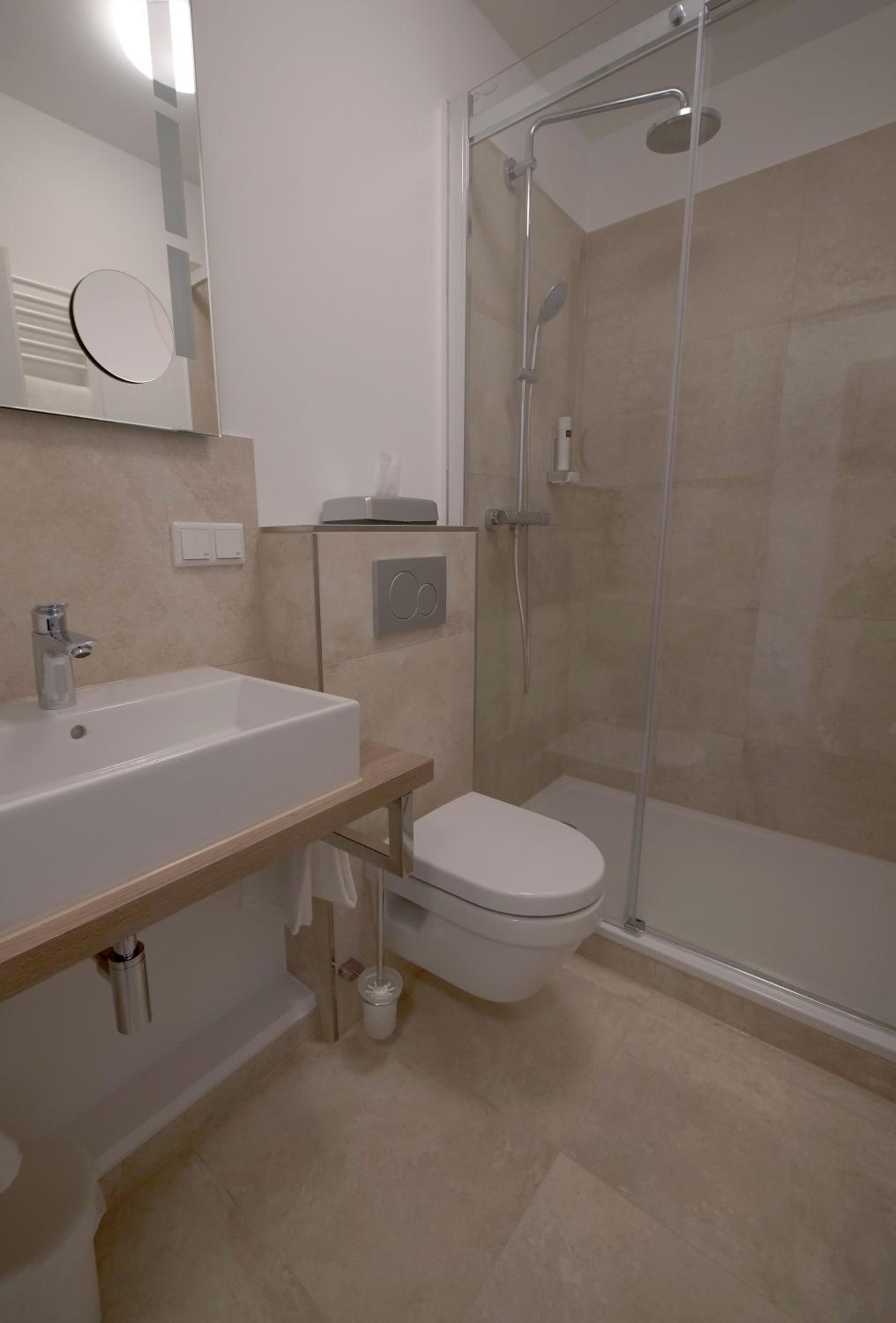Double Room - Photo 22