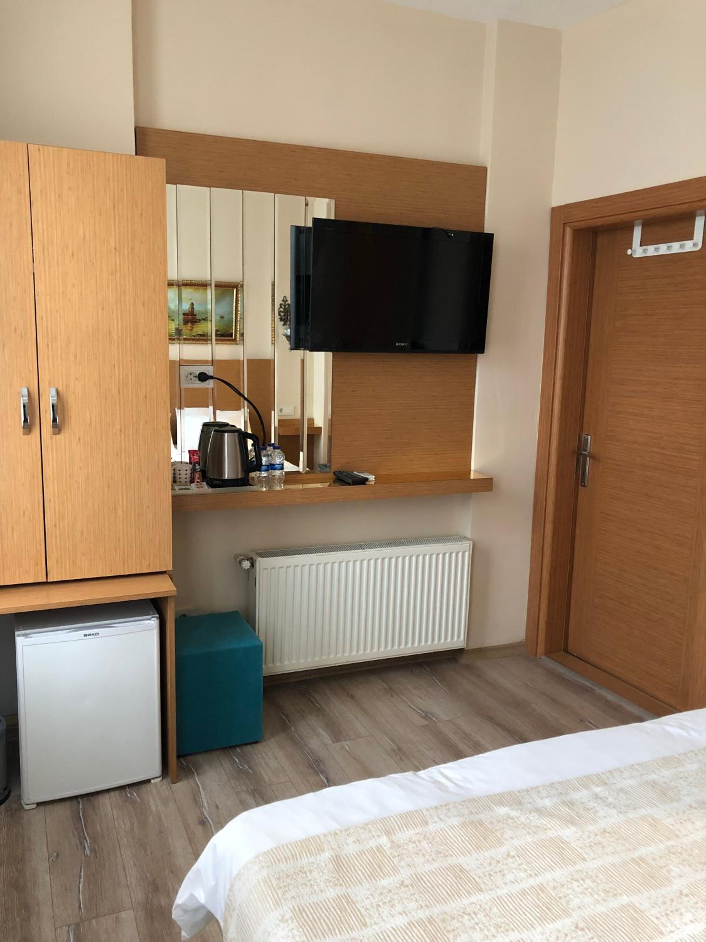 Budget Double Room photo 2