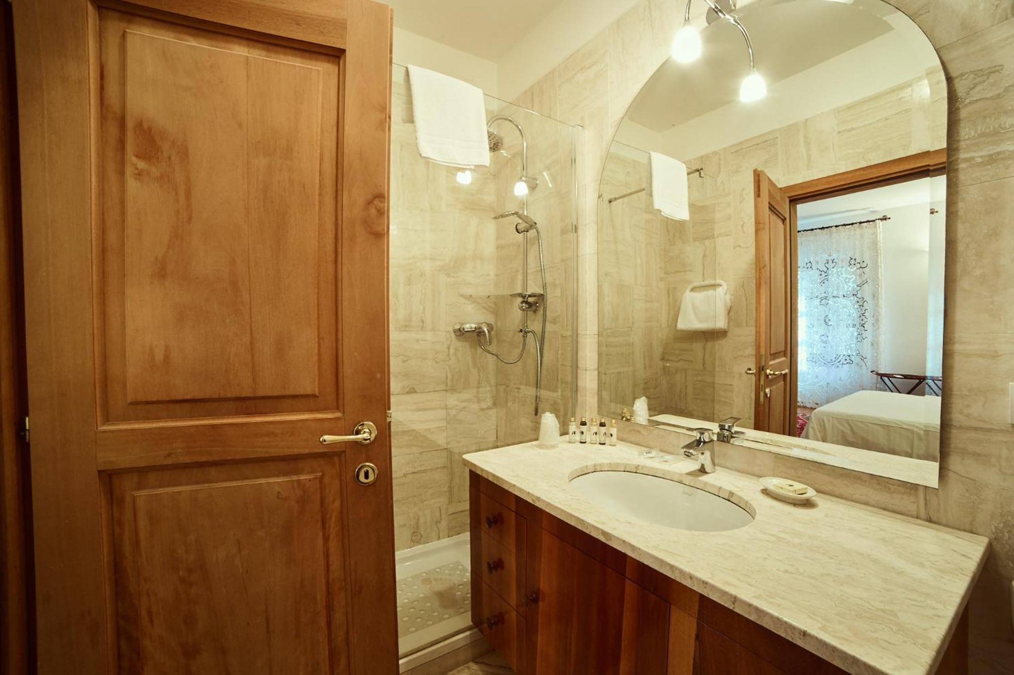 Standard Double Room - Annex photo 2
