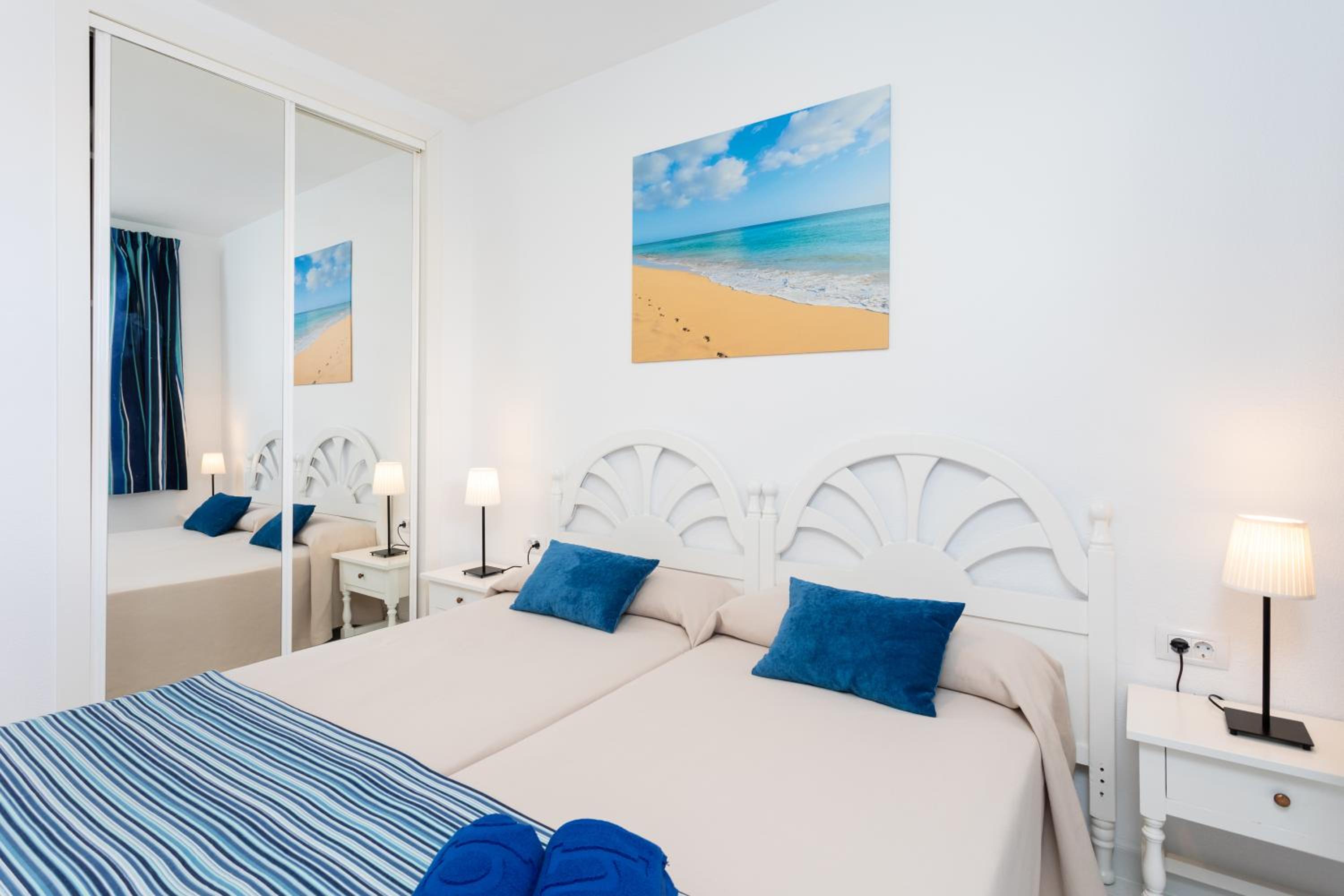 Double Room with Pool View (1 Adult) - Photo 2