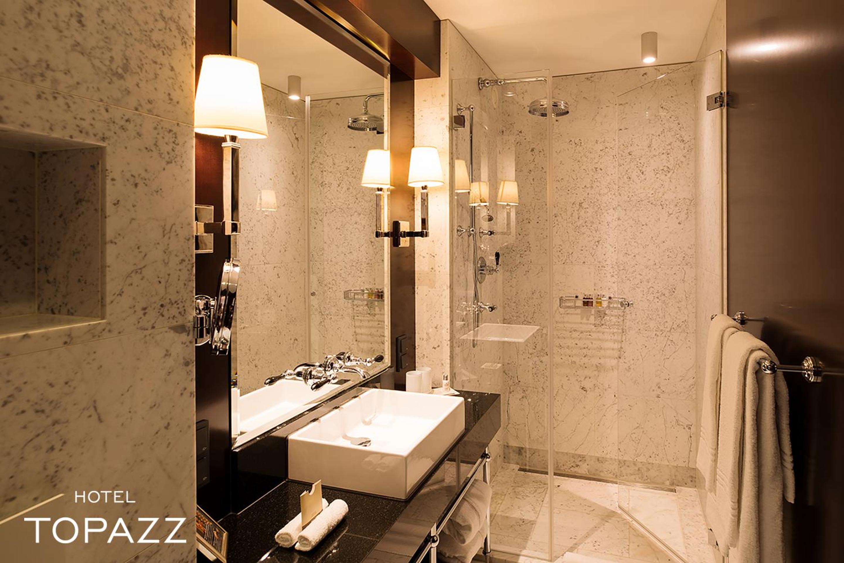 Prestige Room at Topazz - Photo 3
