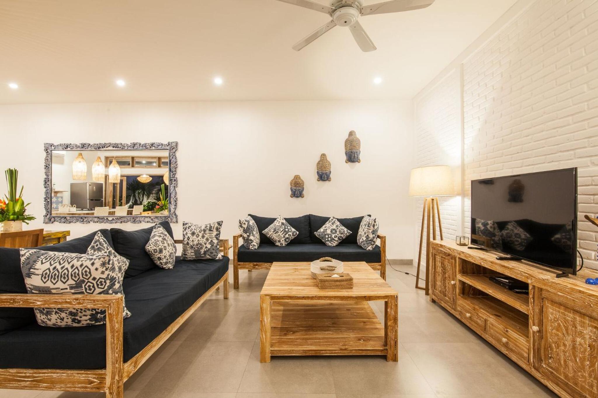 Ambermoon Villa 4 - Two Bedroom Pool Villa with Free One Time - Airport Pick Up - Photo 4
