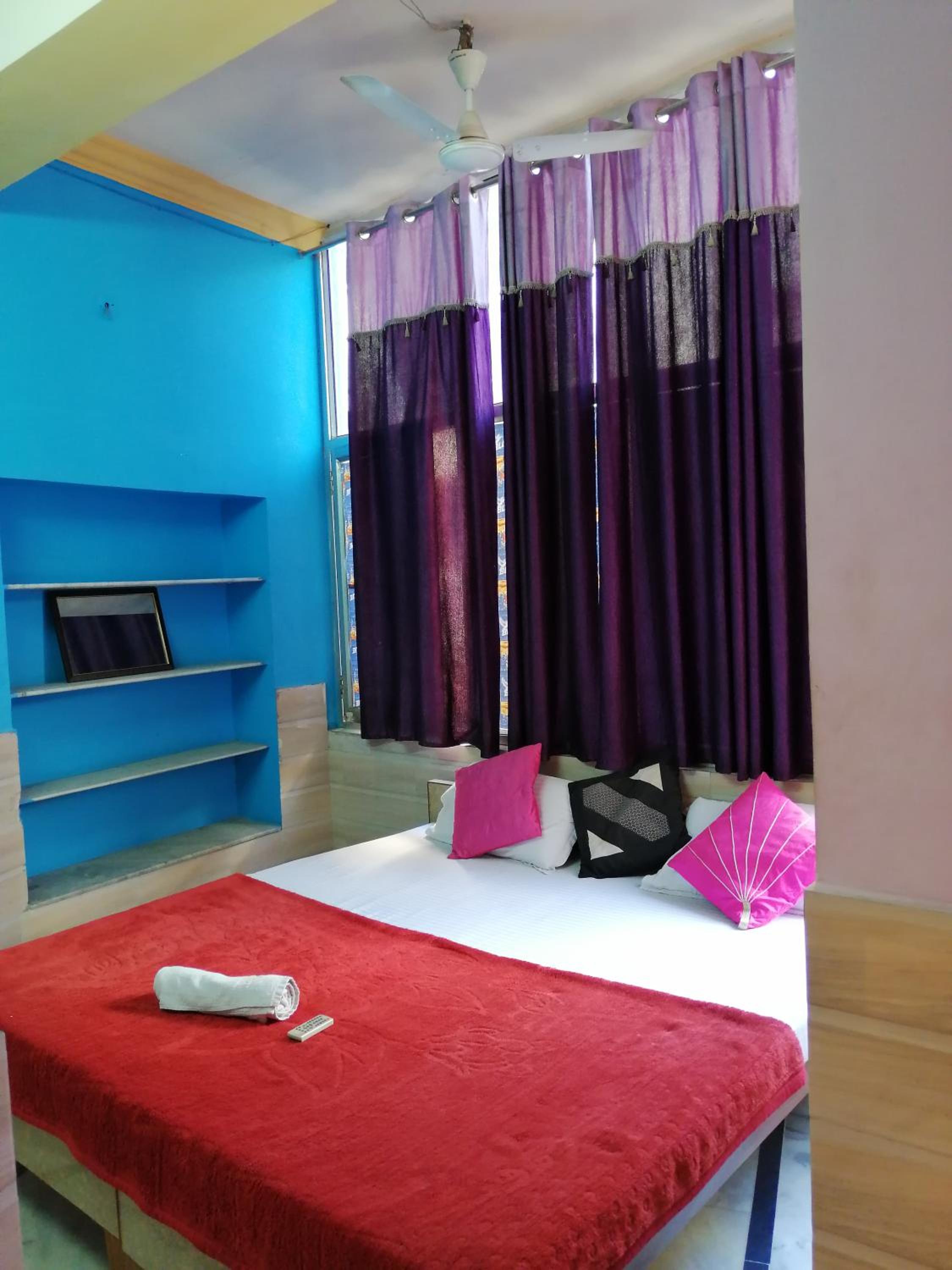 Standard Double Room with Fan - Photo 2