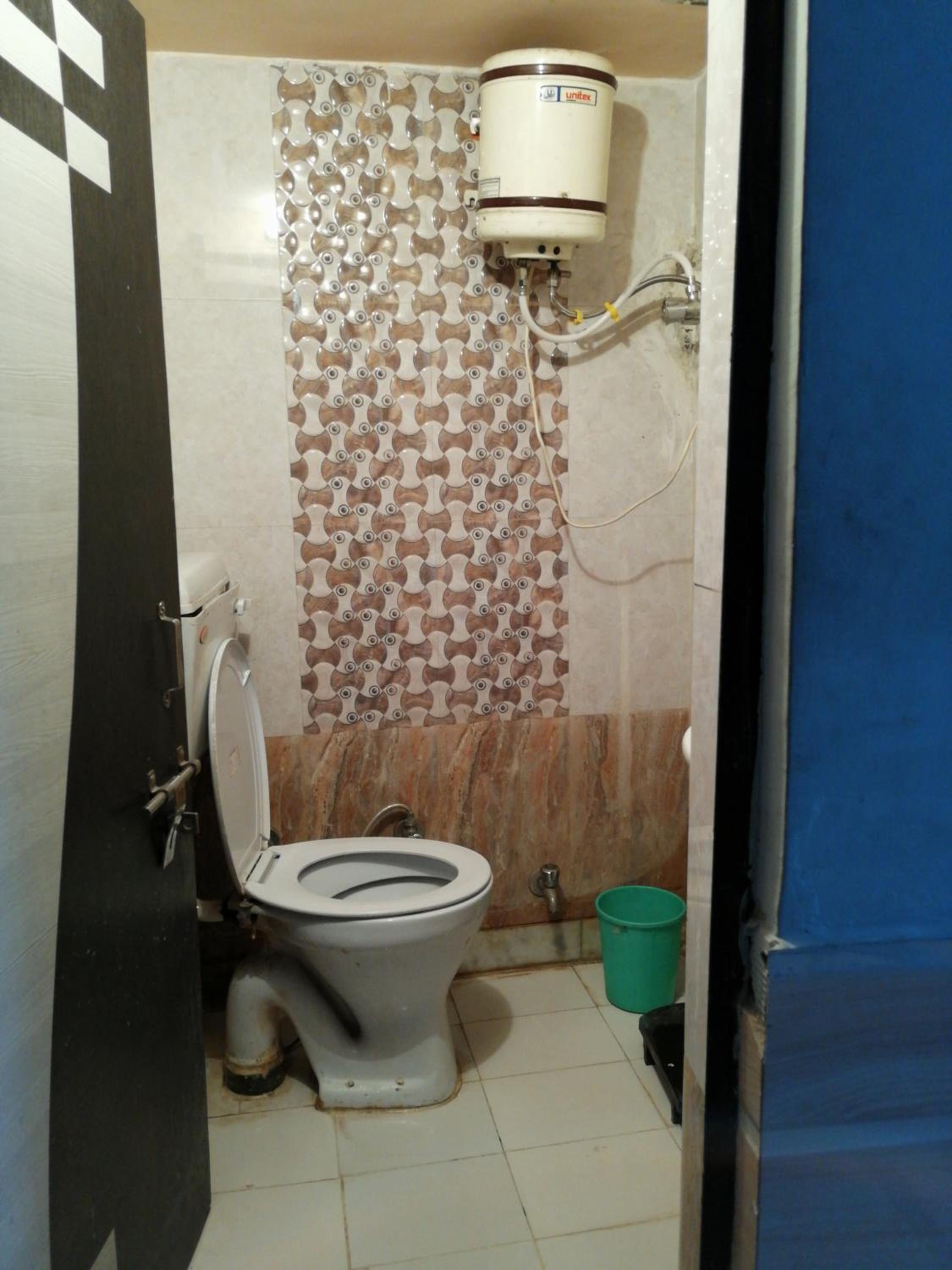 Standard Double Room with Fan - Photo 3
