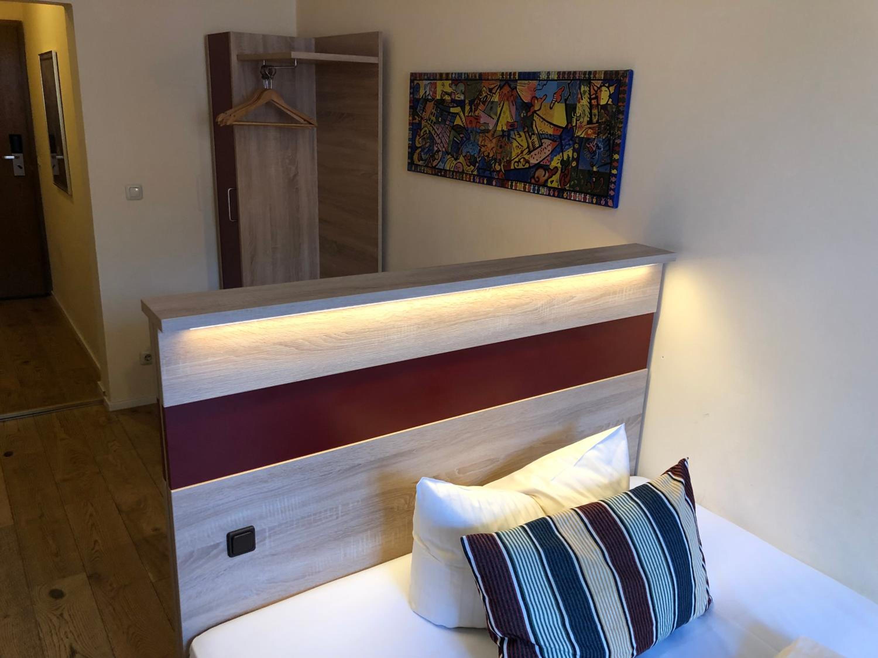 Single Room photo 2