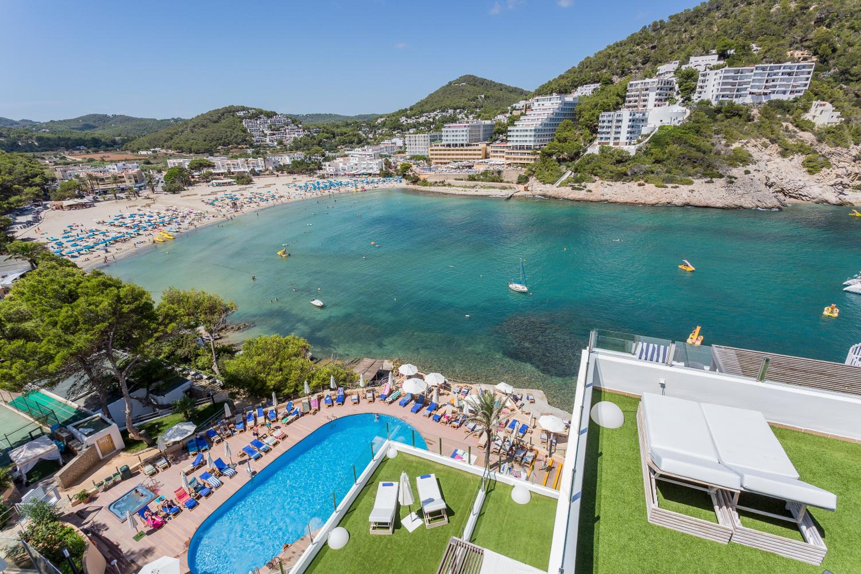 Superior Deluxe Double Room with Panoramic Sea View photo 3