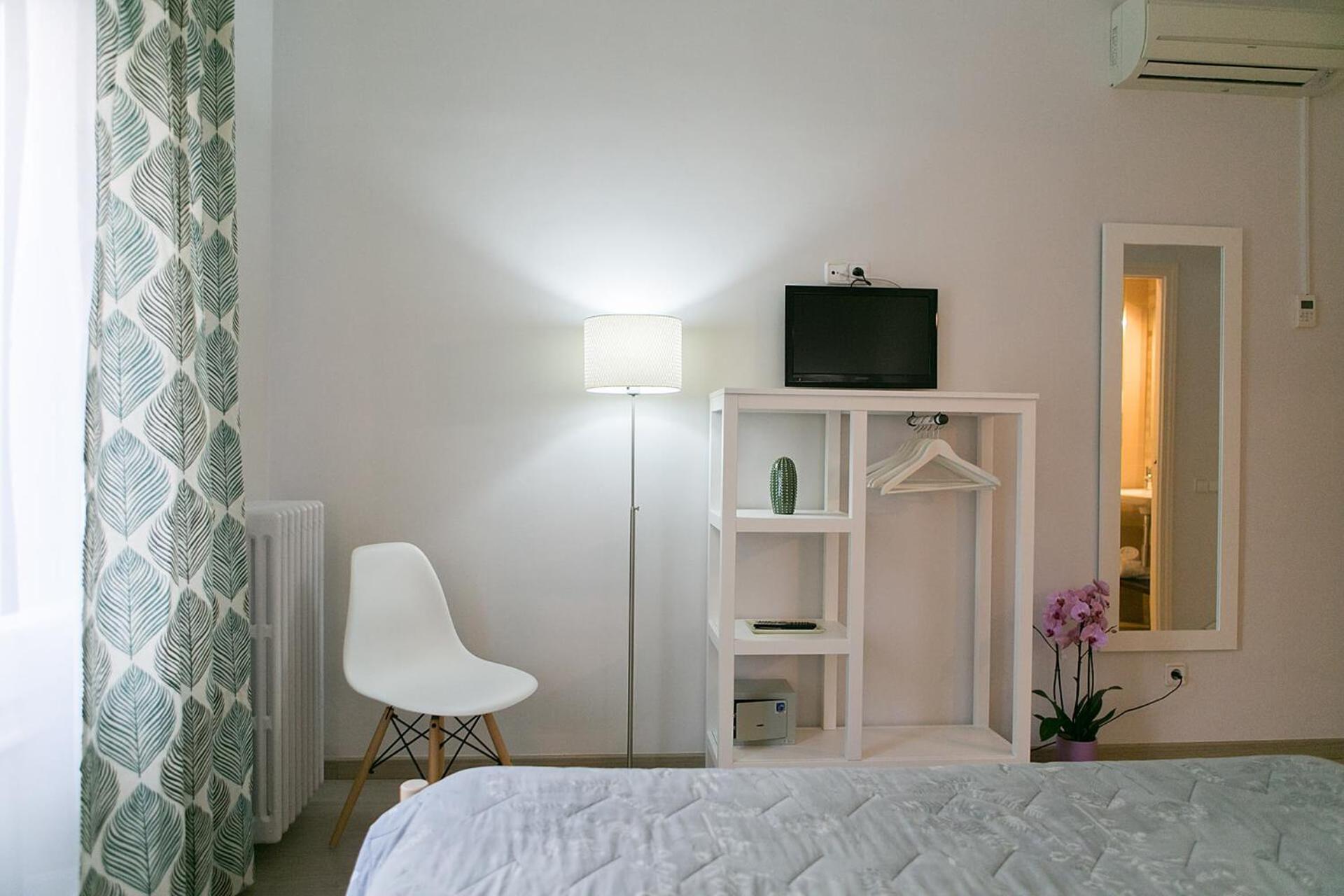 Exterior Double or Twin Room with Private Bathroom photo 2