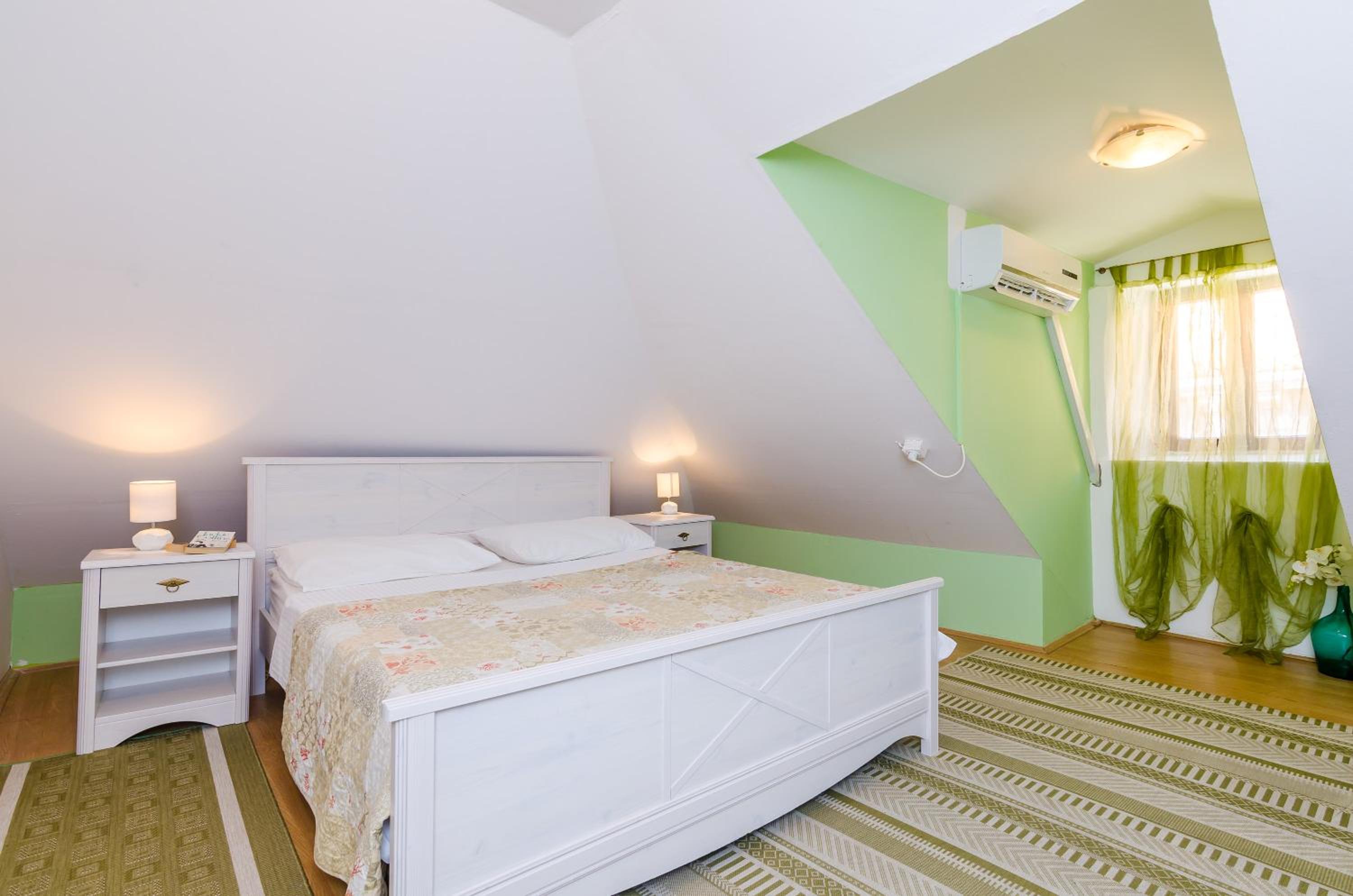 One-Bedroom Apartment with City View