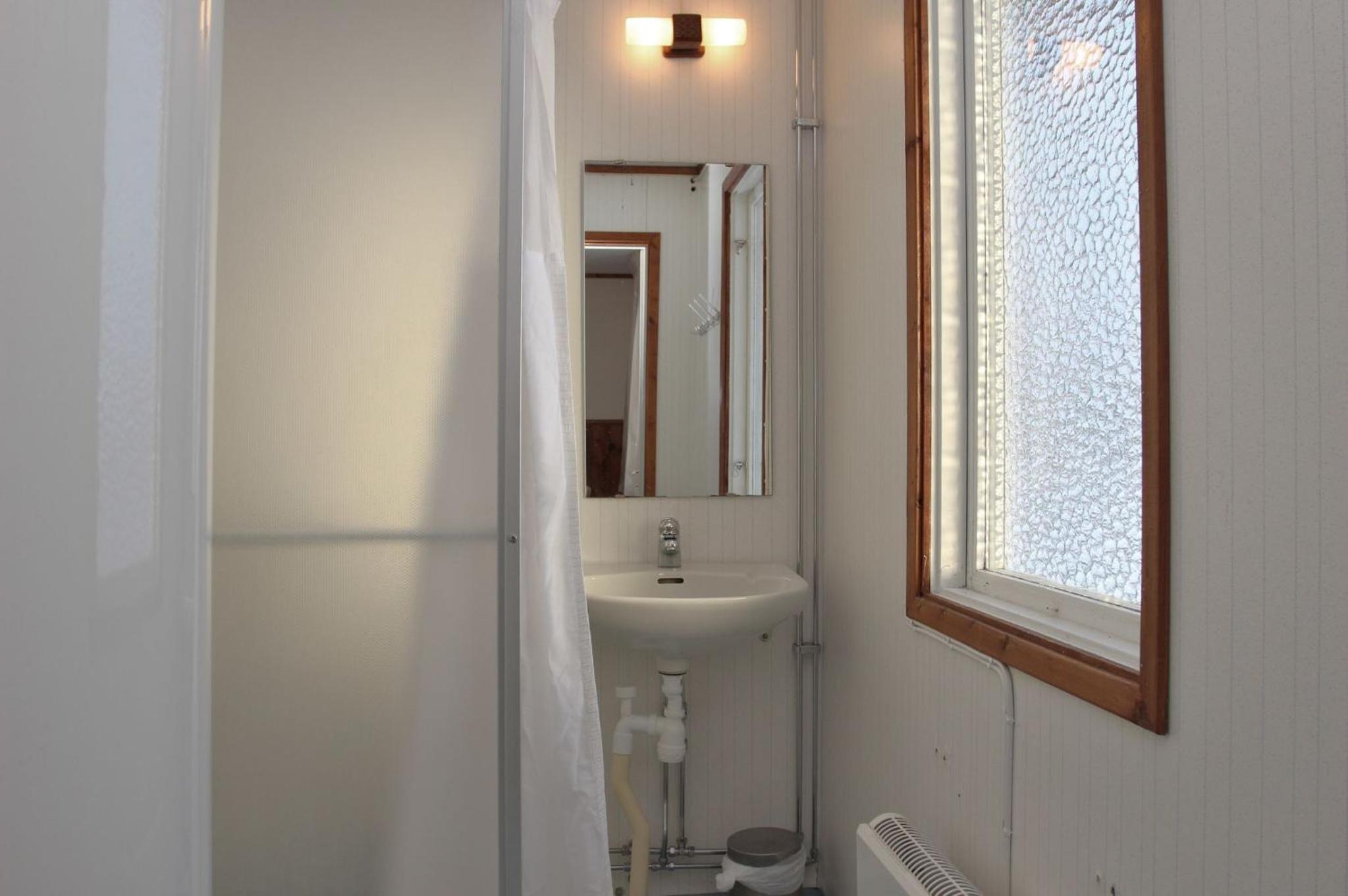 Small Twin Room - Photo 7