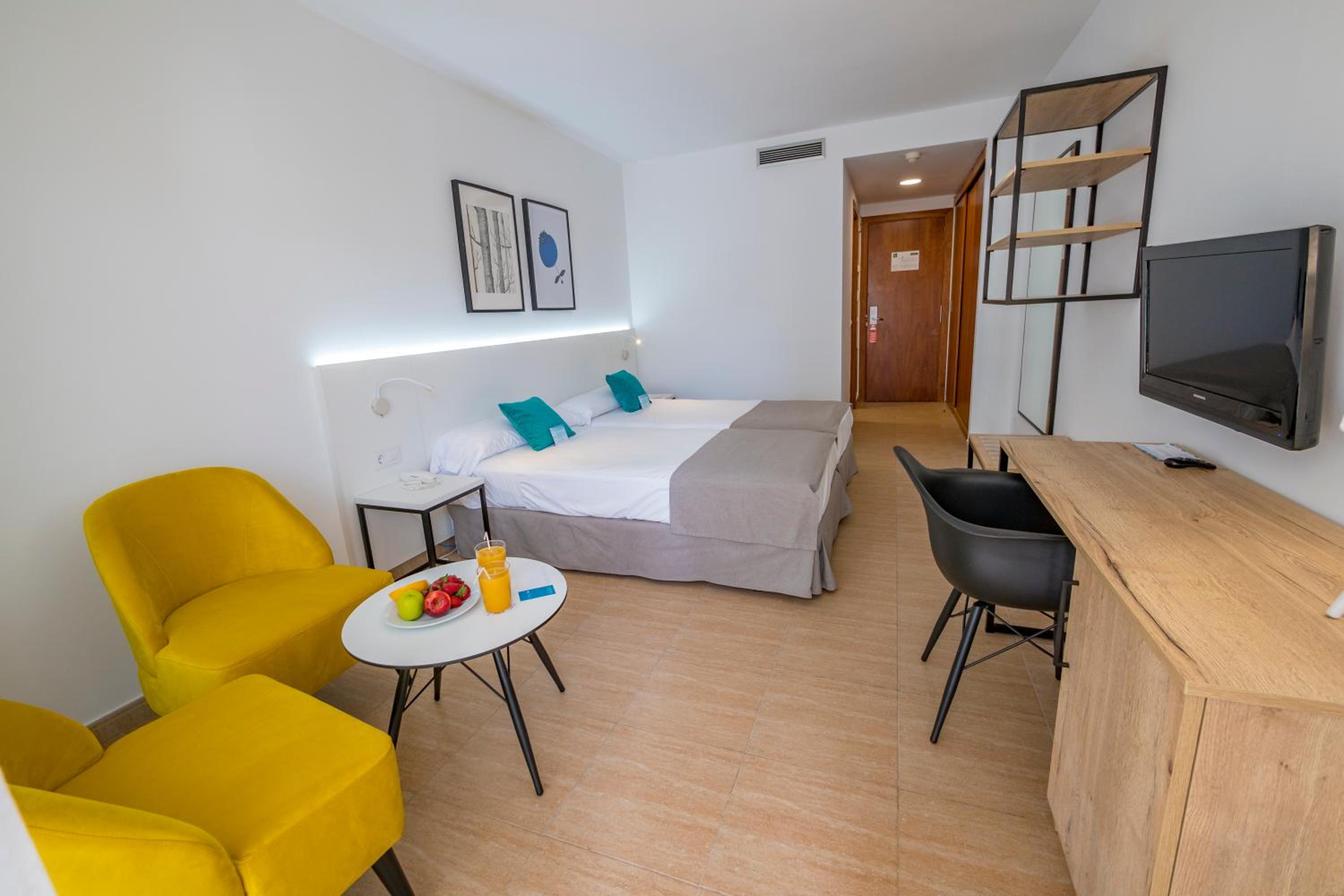 Premium Double or Twin Room - Photo 4