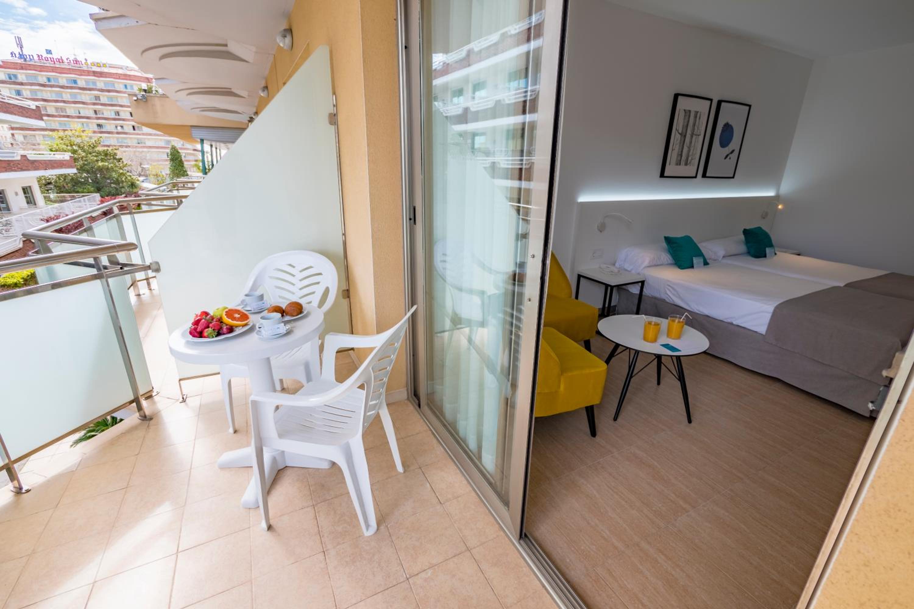 Premium Double or Twin Room - Photo 3