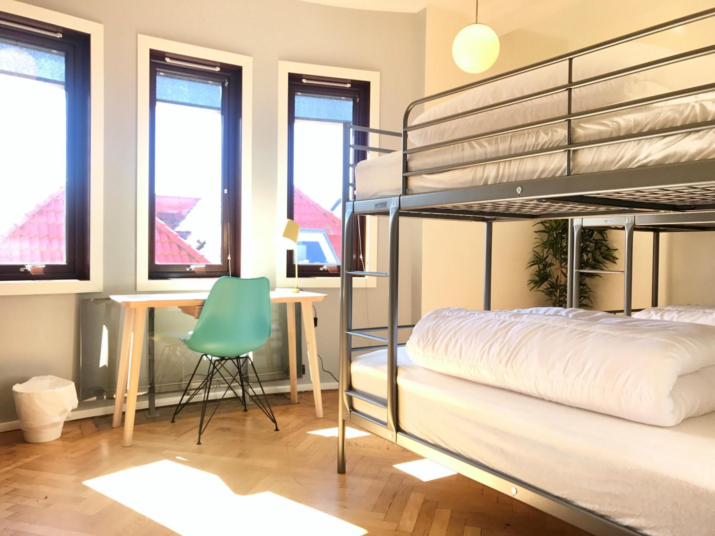 Bed in 6-Bed Female Dormitory Room photo 1