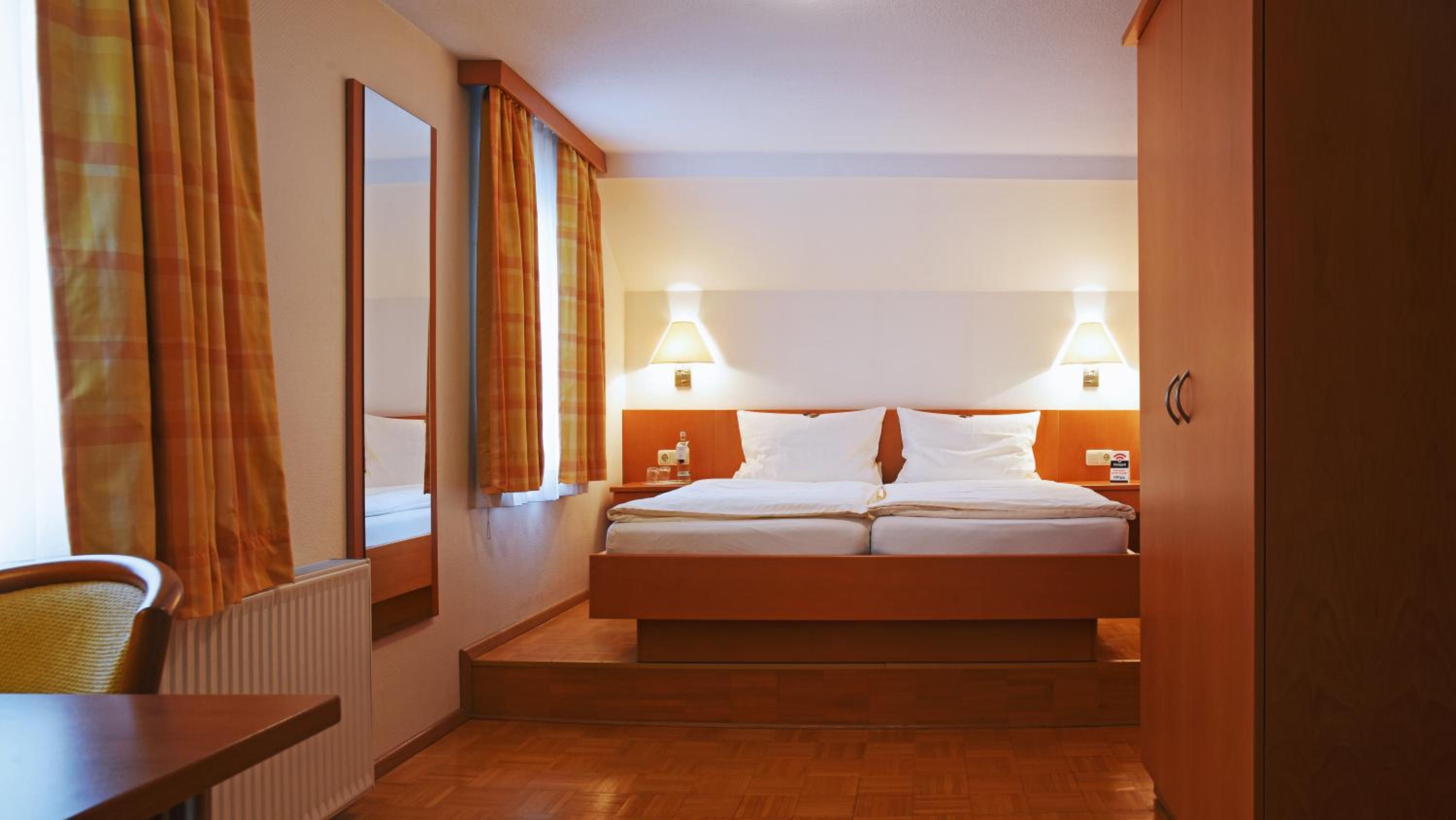 Standard Double or Twin Room photo 2