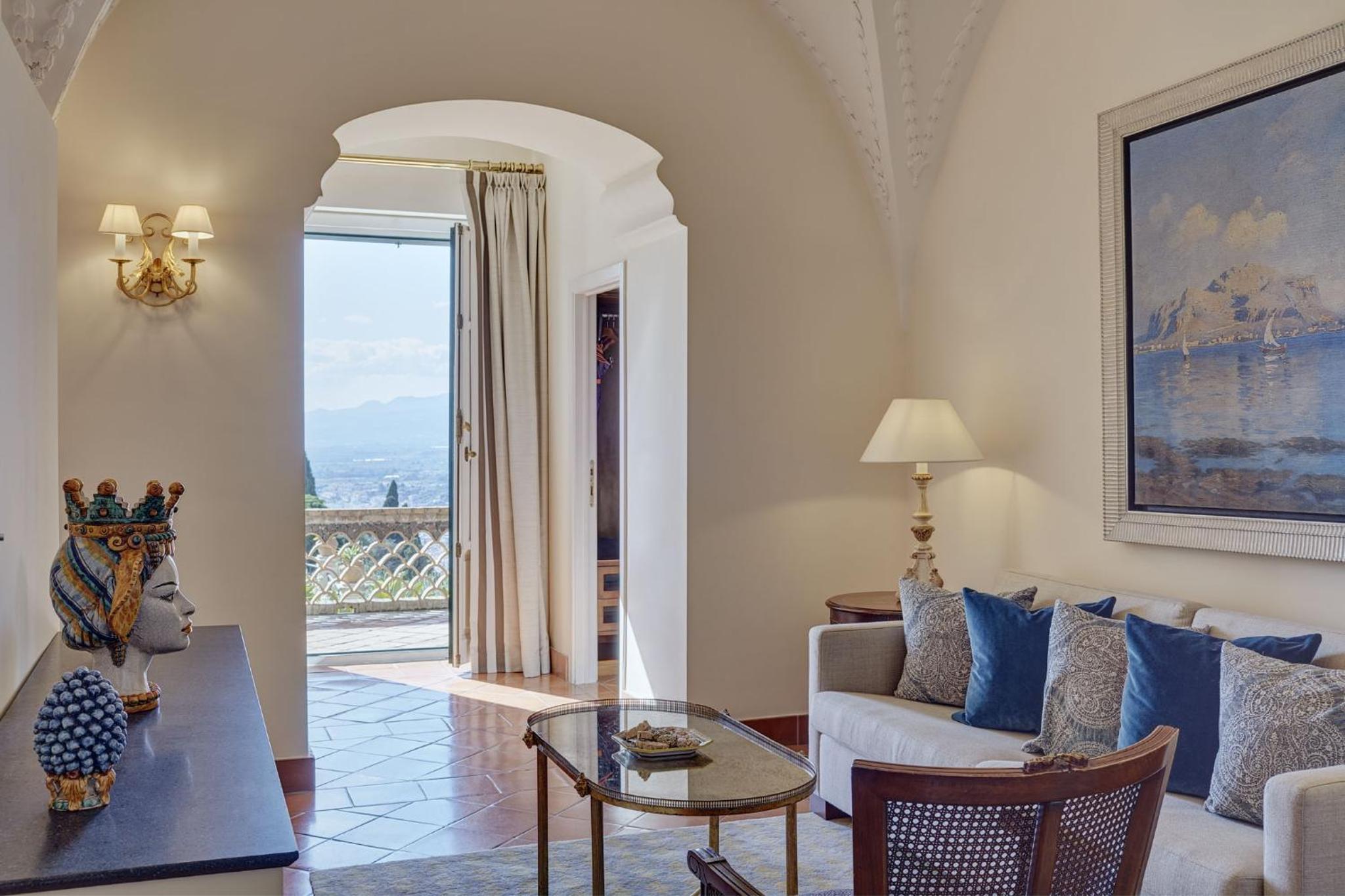 Premium Junior Suite with Terrace and Sea View - Photo 12