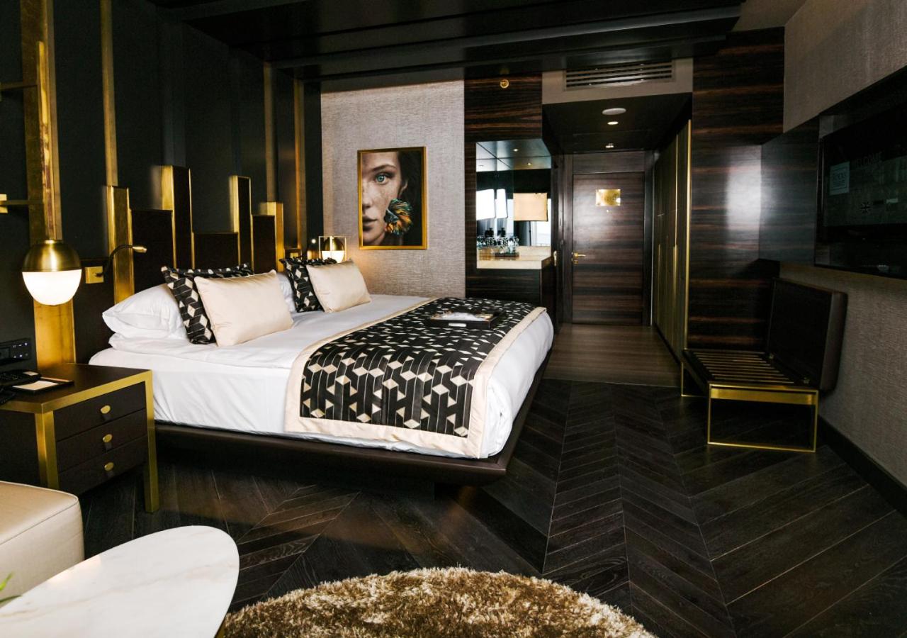 Deluxe Double or Twin Room with City View