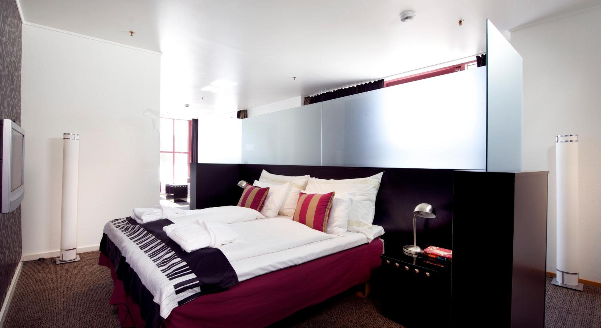 Junior Suite with Ocean View - Photo 8