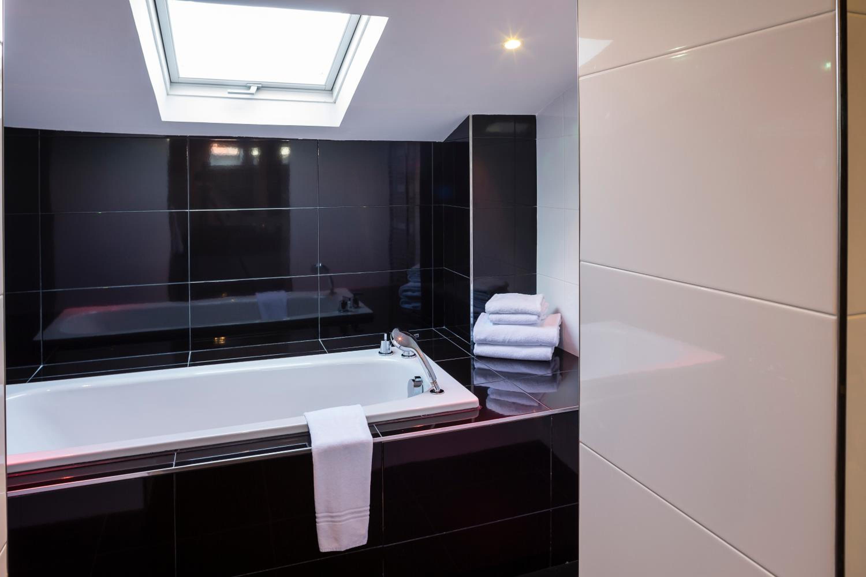 Prestige Suite - Photo 5
