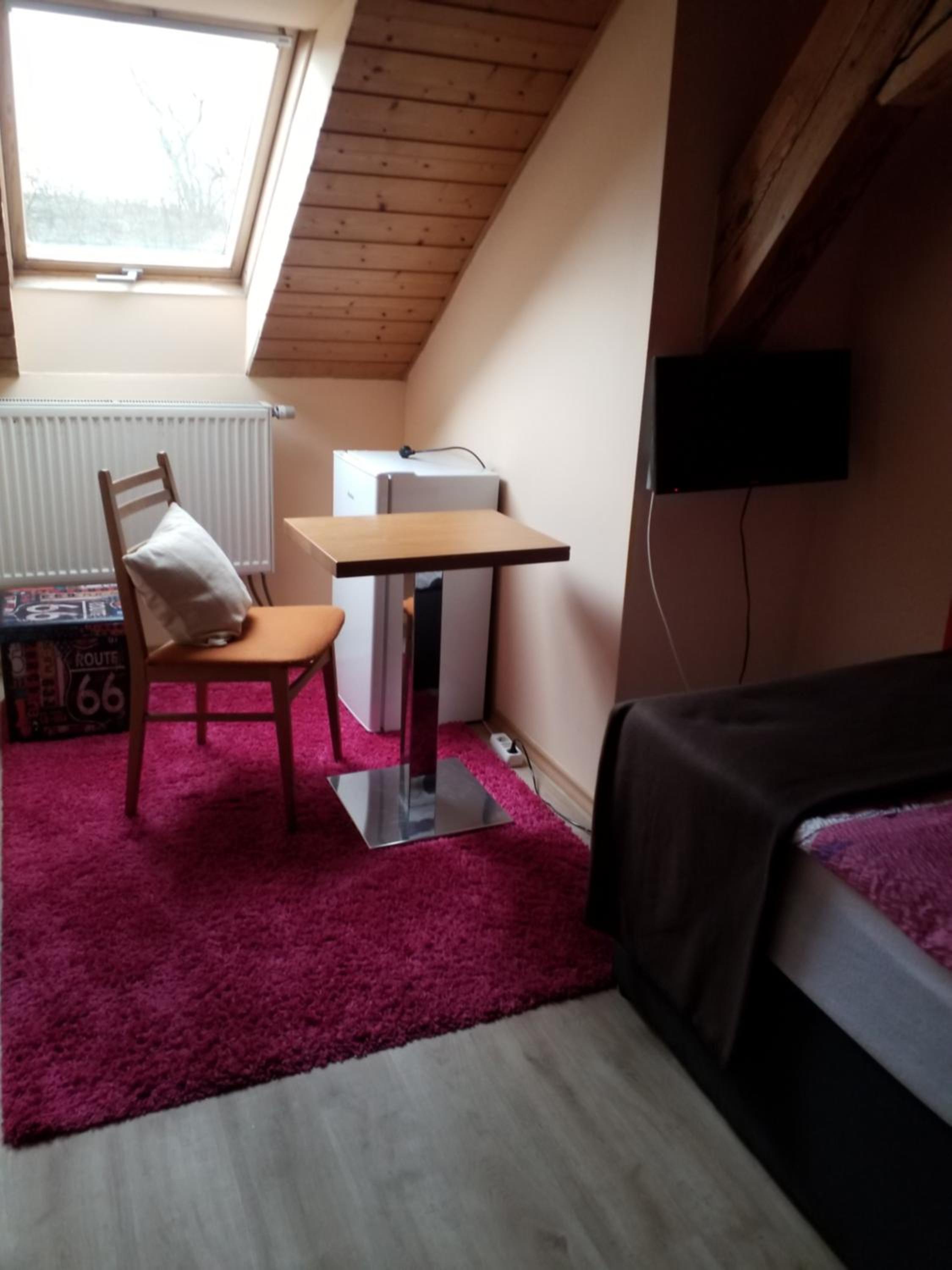 Single Room with Bathroom photo 1