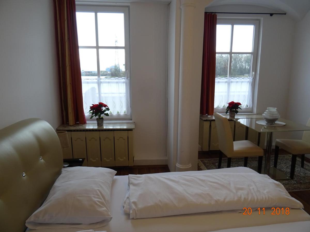 Standard Double Room - Photo 17